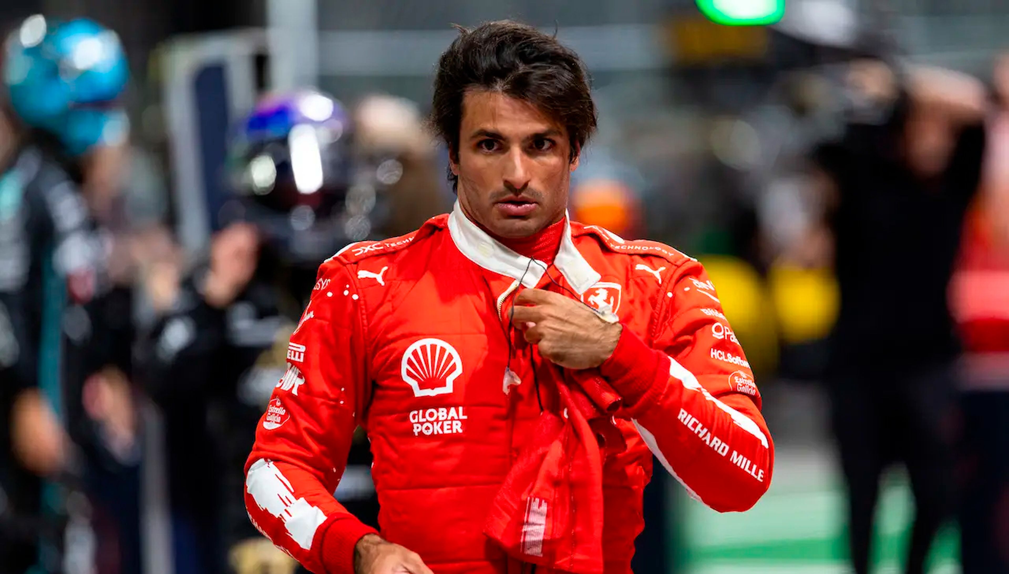 Carlos Sainz antes del Gran Premio de F1 de Las Vegas el 17 de noviembre de 2023.