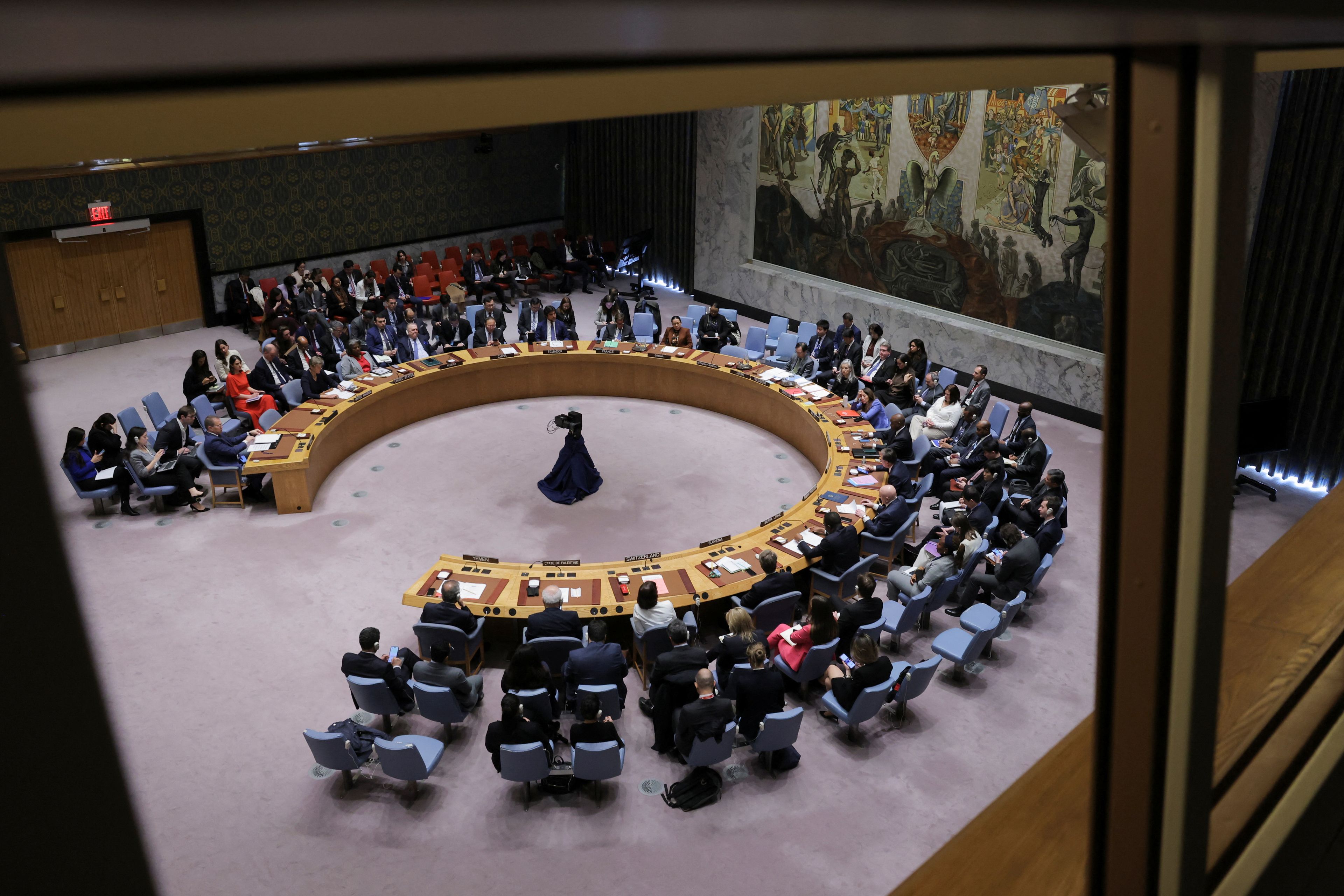 La foto del día: El Consejo de Seguridad de la ONU aprobó este lunes una resolución que por primera vez pide el alto el fuego en la guerra de Gaza gracias a la sorpresiva abstención de Estados Unidos, que había vetado propuestas similares anteriormente.