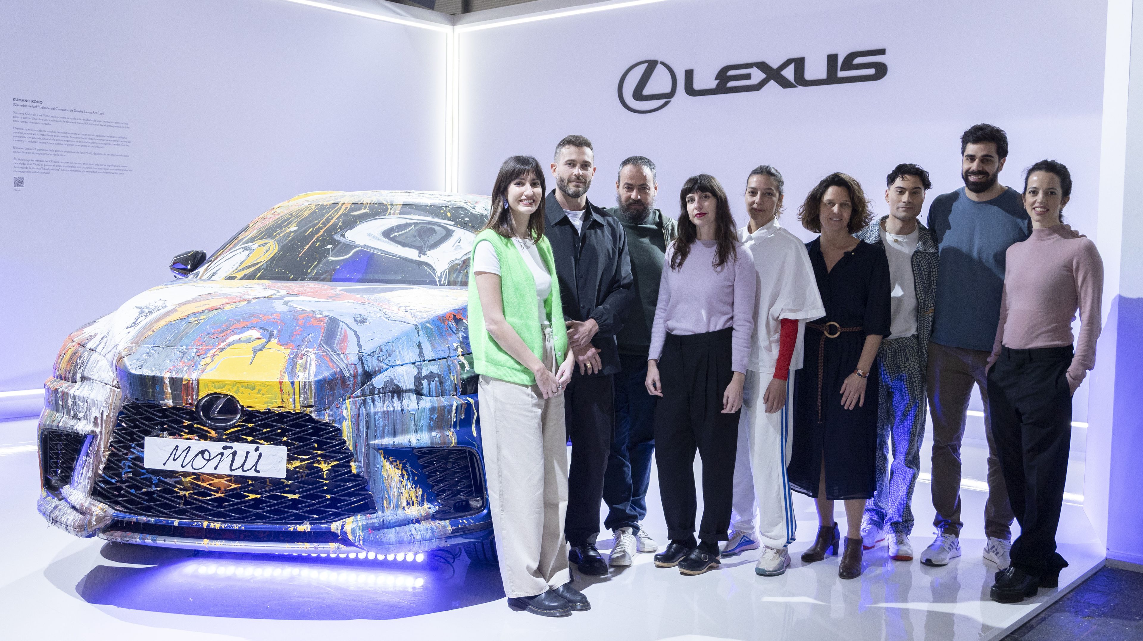 Mar Pieltain, directora de Lexus España junto a los artistas que participarán en la edición 2024 de Lexus Art Car.
