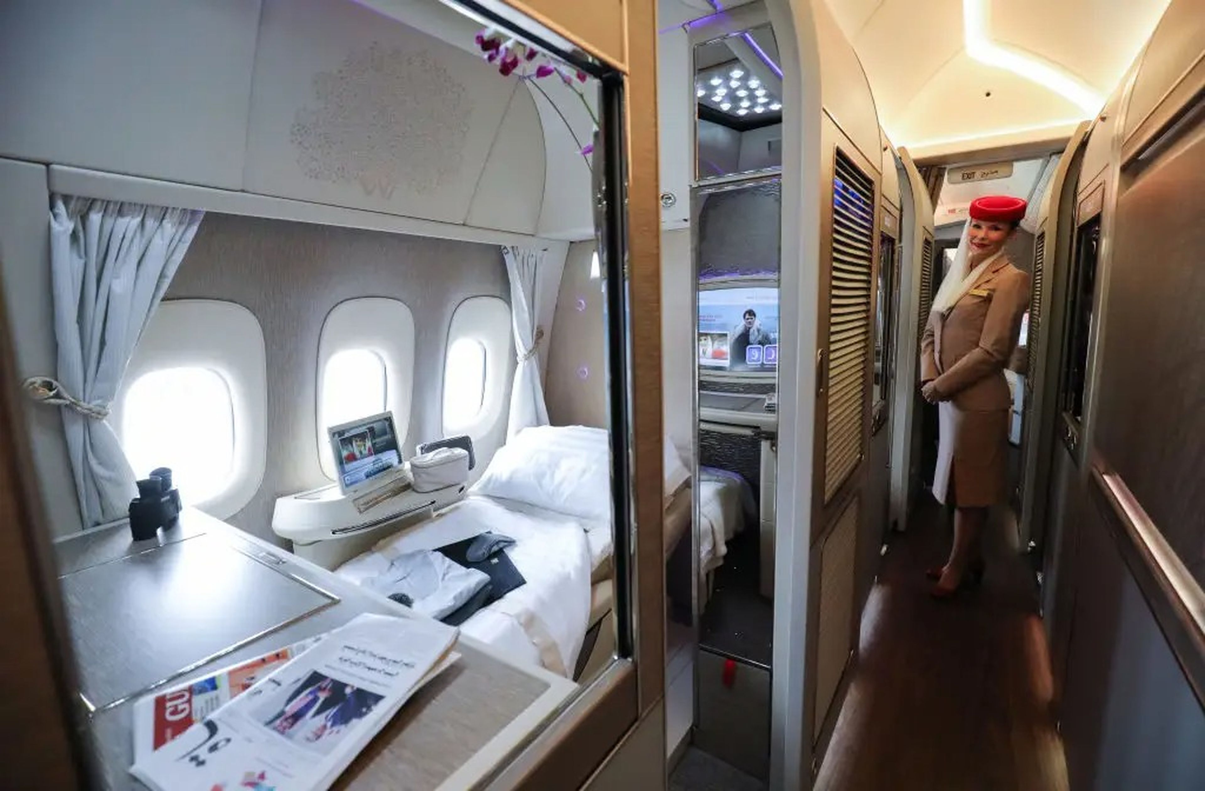 Interior de la suite de primera clase de un Boeing 777 de Emirates.