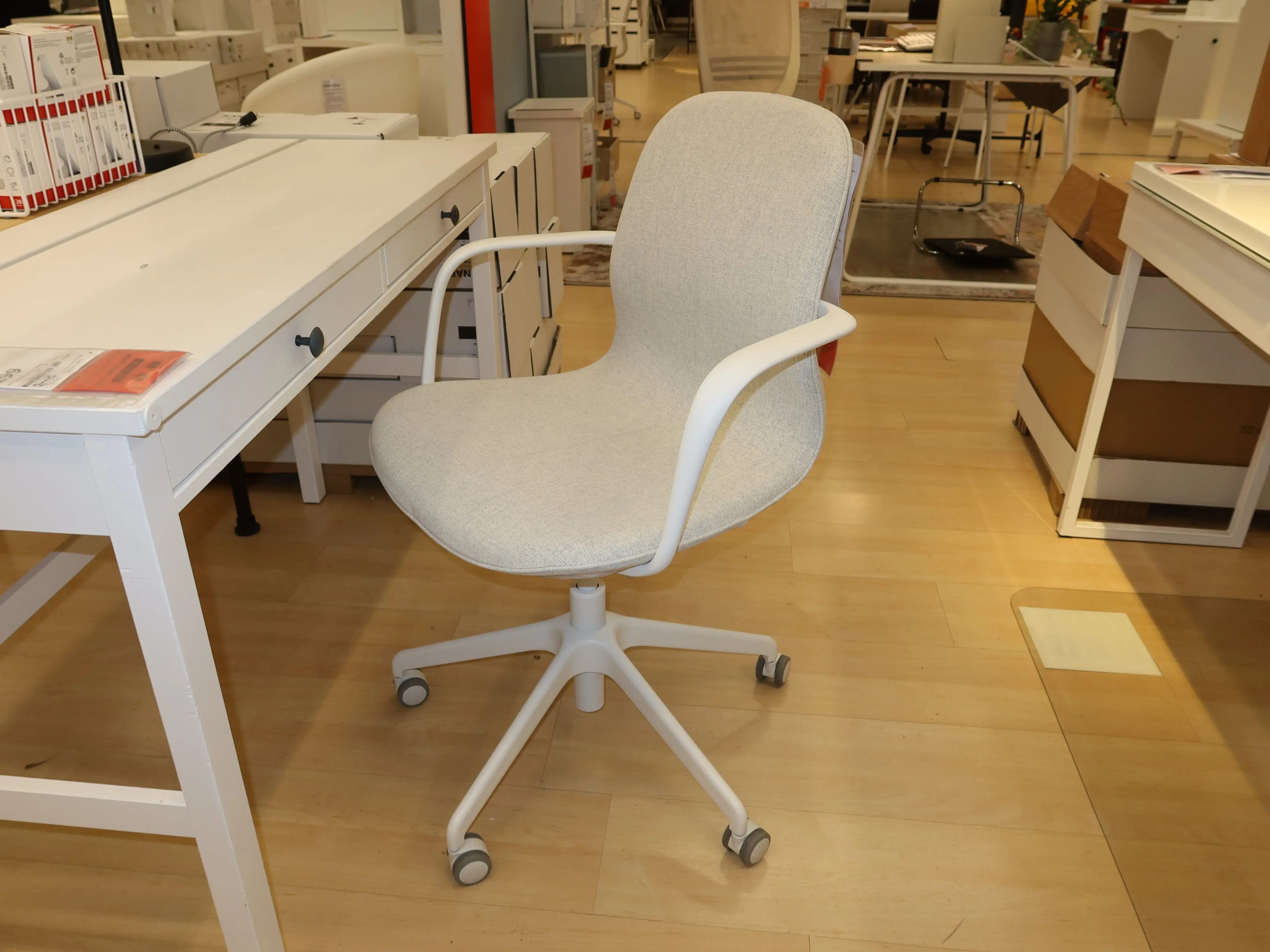 Las sillas de oficina de Ikea son agradables estéticamente