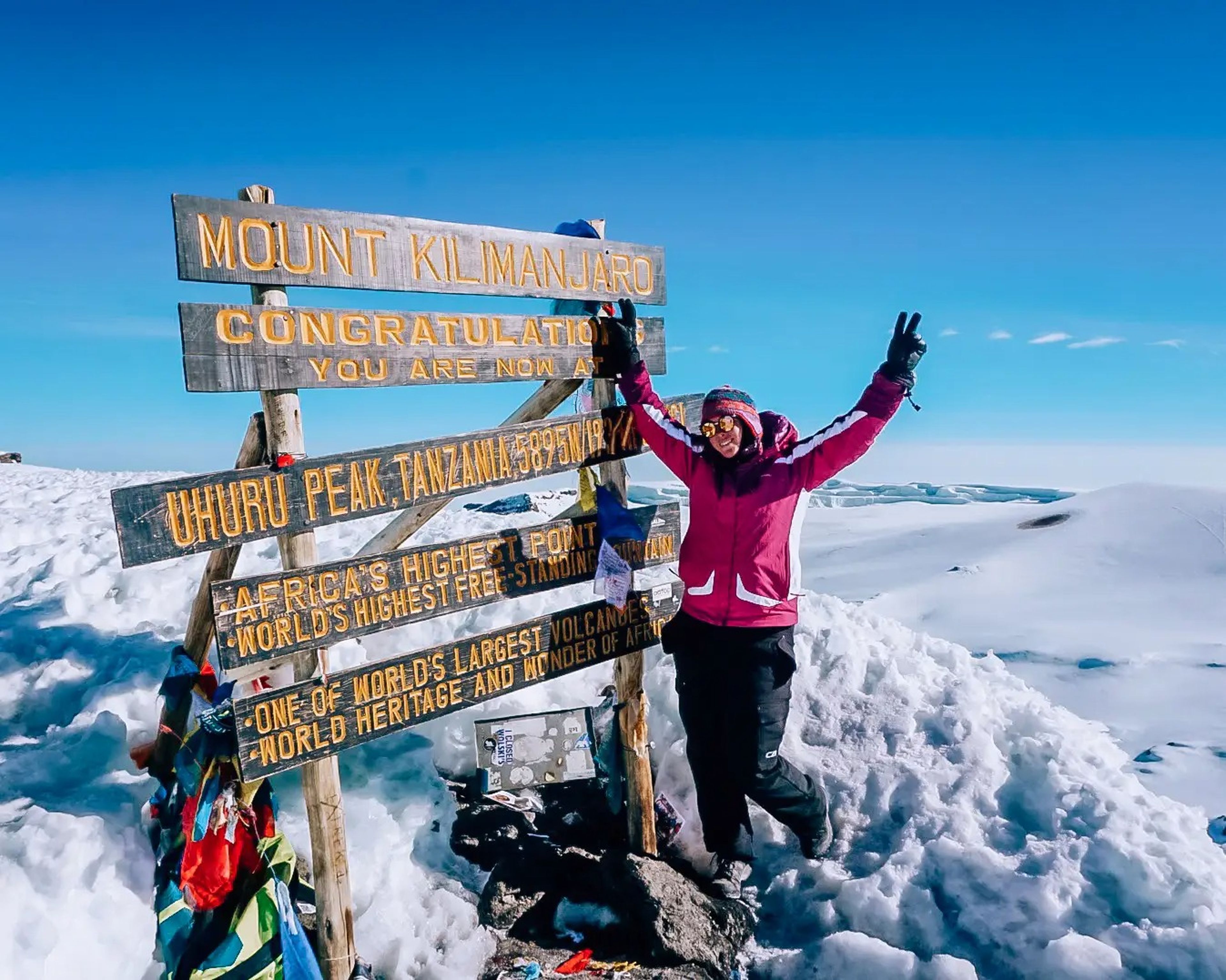 Kate Boardman en la cima del Kilimanjaro.