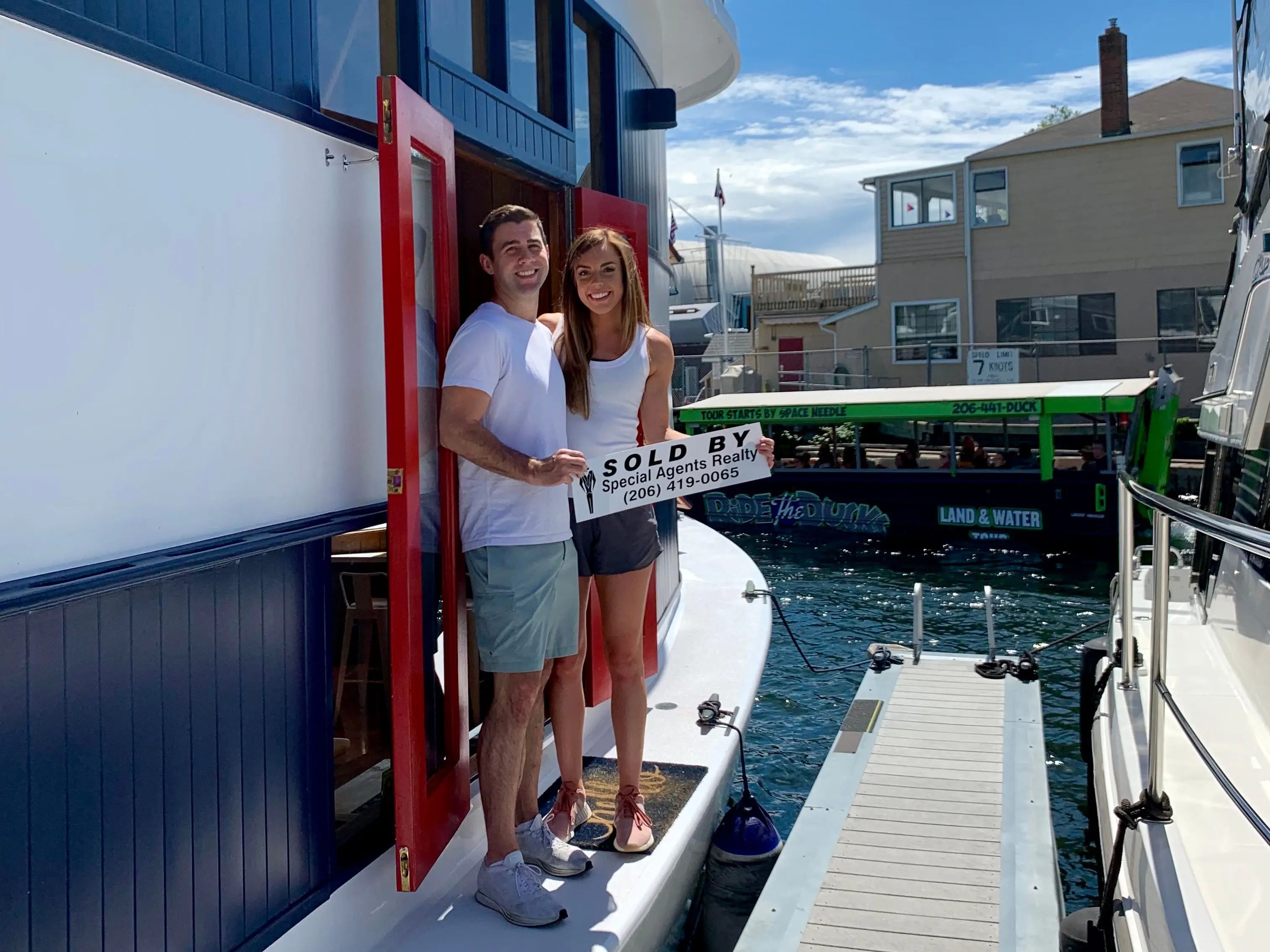 Lily y Dylan Rose se mudaron a su barco vivienda en el lago Unión, en Seattle, en junio de 2019.
