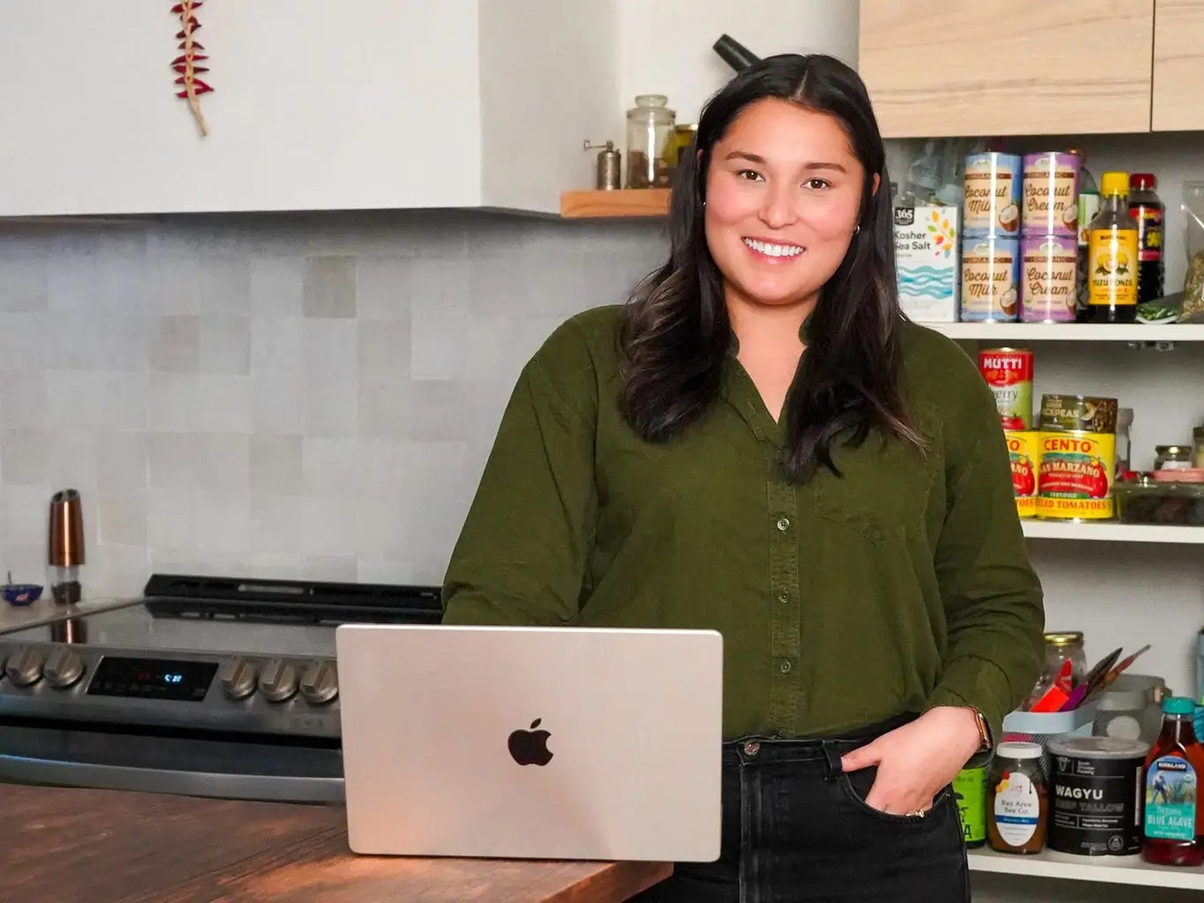 Meg Faibisch Kühn cuenta a Business Insider que ha utilizado ChatGPT para idear recetas y renovar su cocina.
