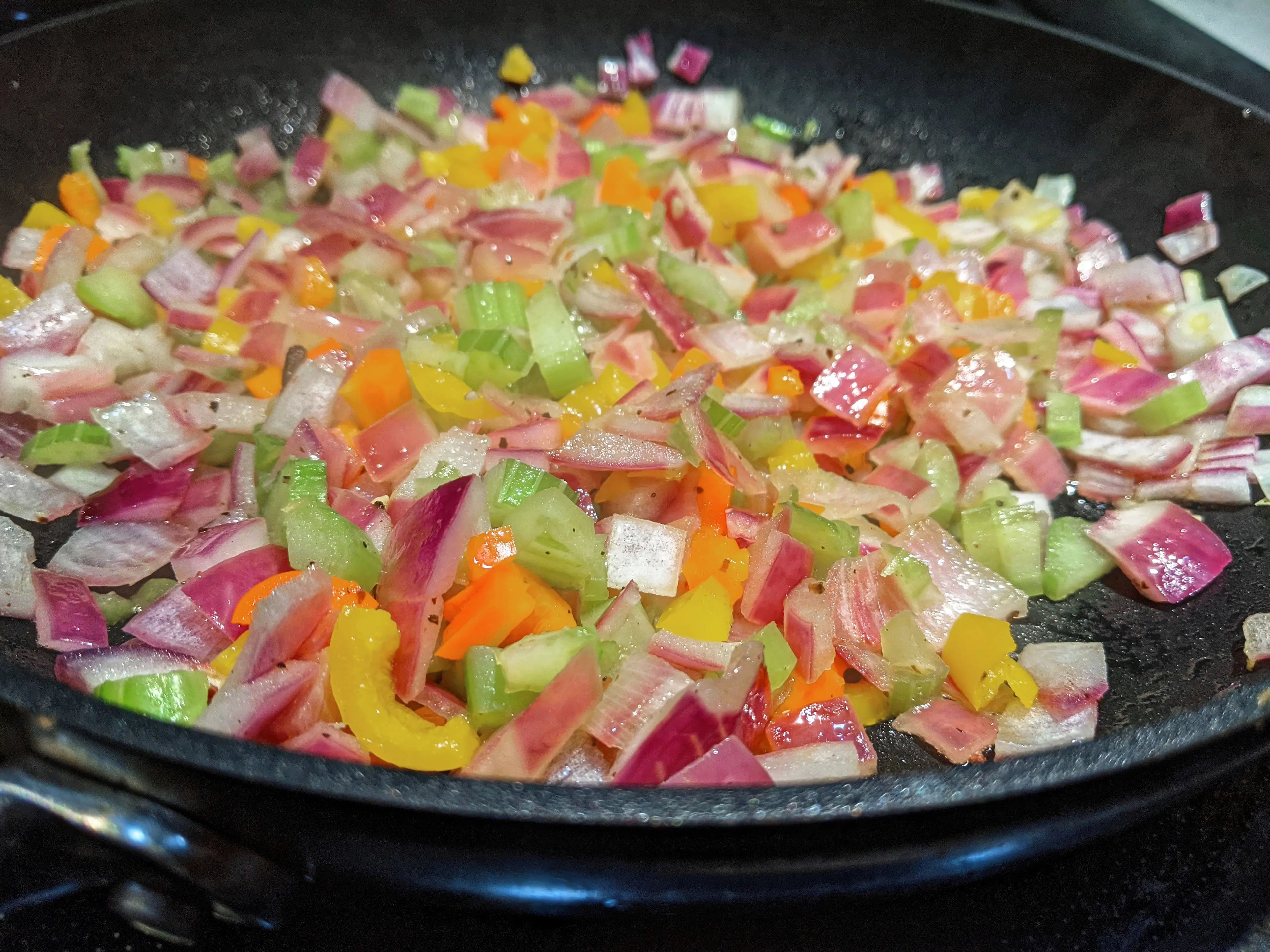 Intenta cortar las verduras en trozos uniformes.