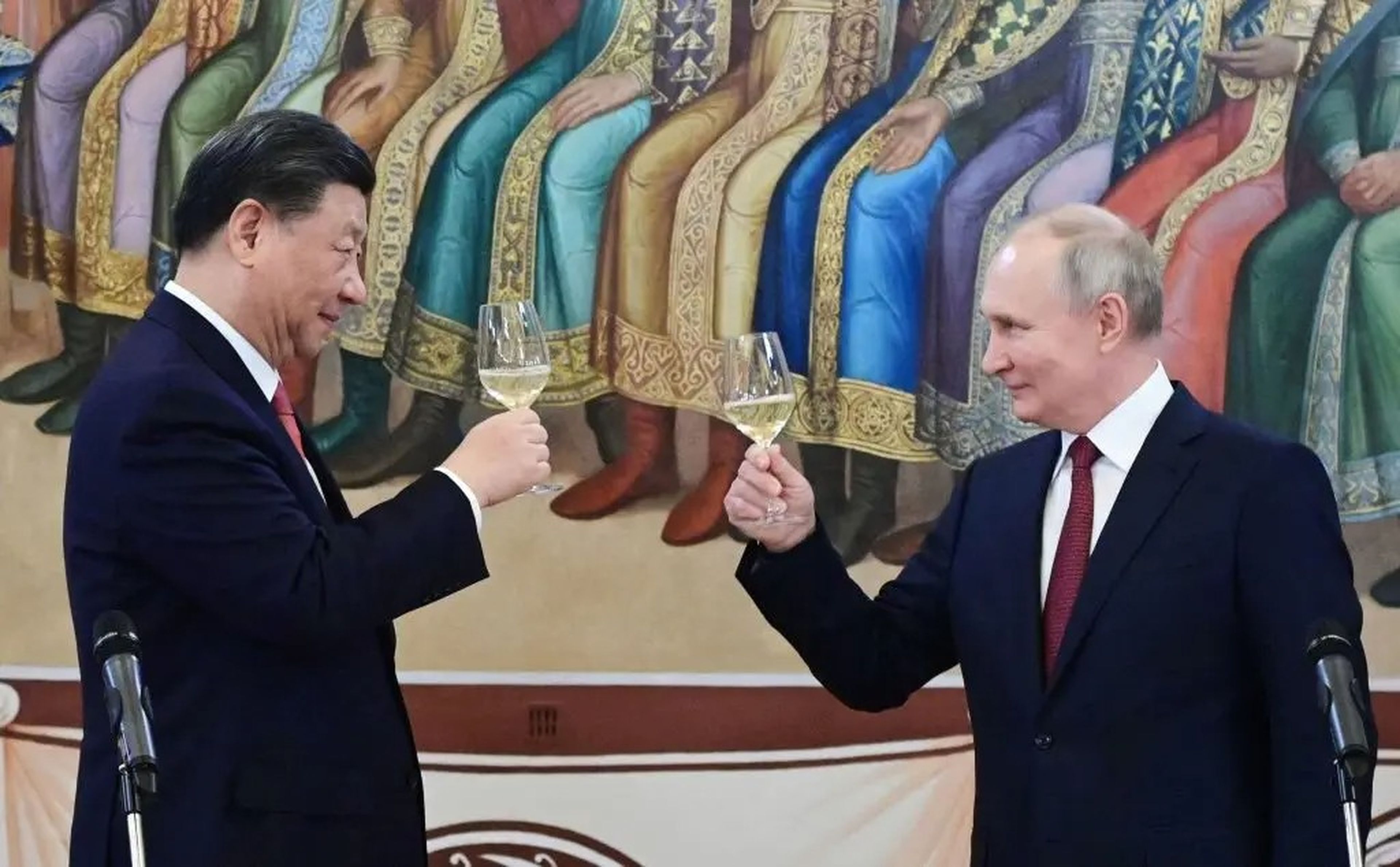 Xi Jinping y Vladímir Putin, líderes de China y Rusia, durante una recepción en Moscú en marzo del año pasado.