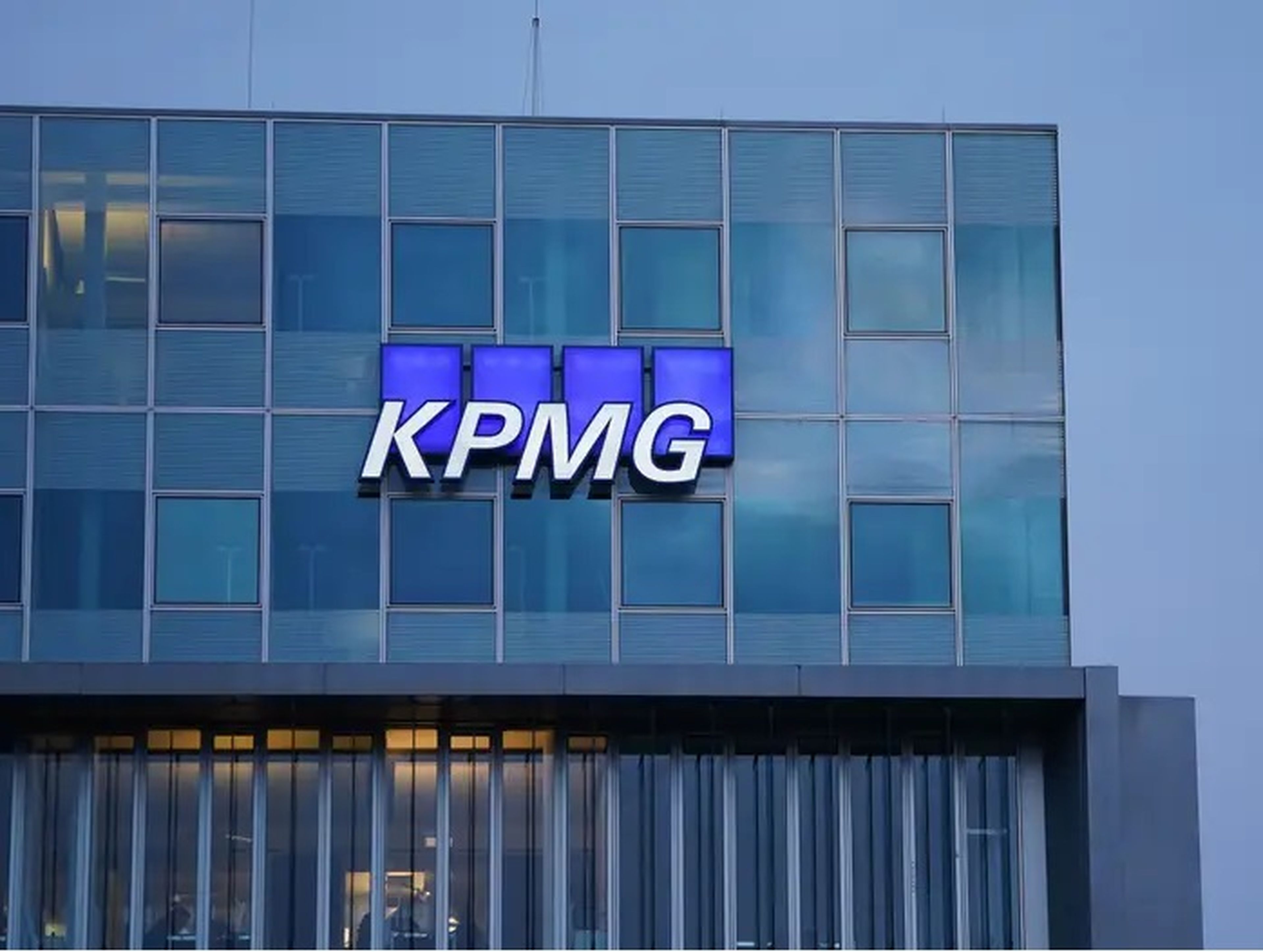 Los directores generales de KPMG pueden ganar cerca de medio millón.