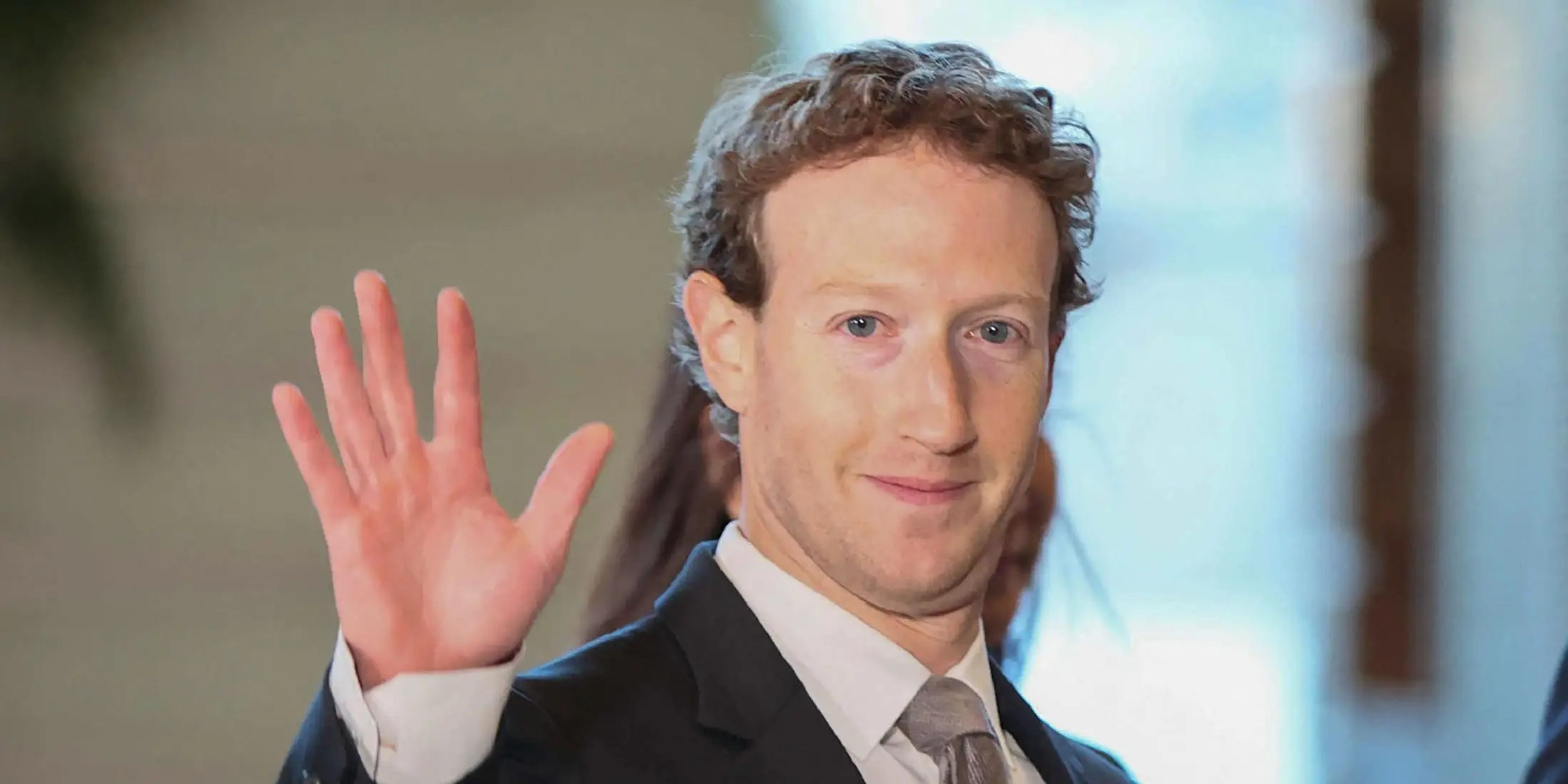 Mark Zuckerberg, CEO de Meta, ha anunciado este jueves el lanzamiento de la nueva versión de su modelo de IA, Llama.