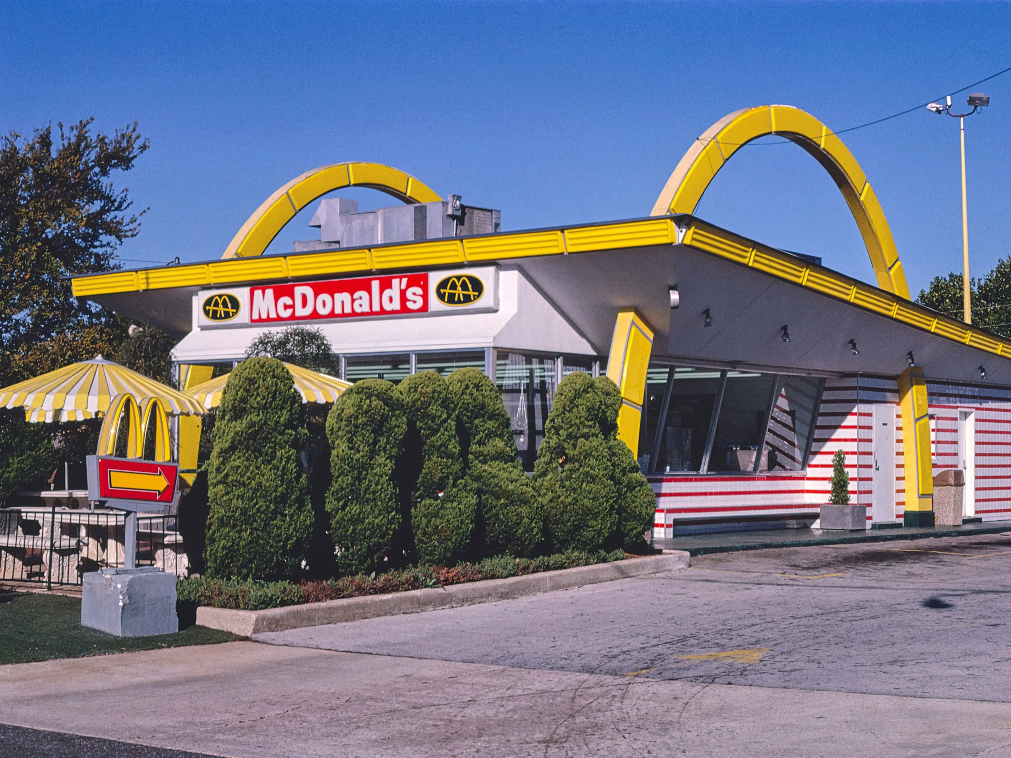 Restaurante McDonald's en Birmingham, Alabama, en 1980.