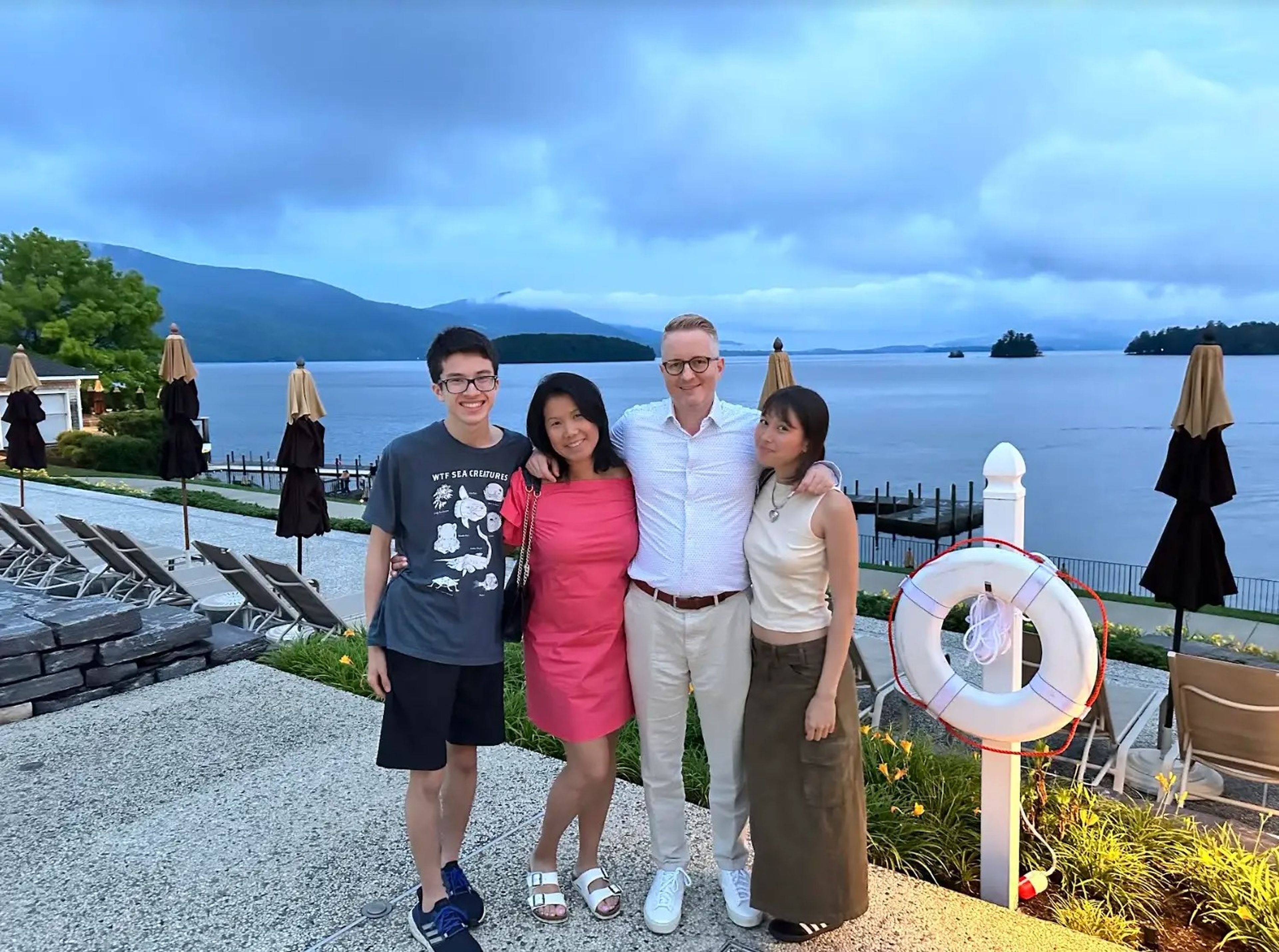 Ortiz con su marido y sus dos hijos durante unas vacaciones en Lake George, Nueva York, el verano pasado.
