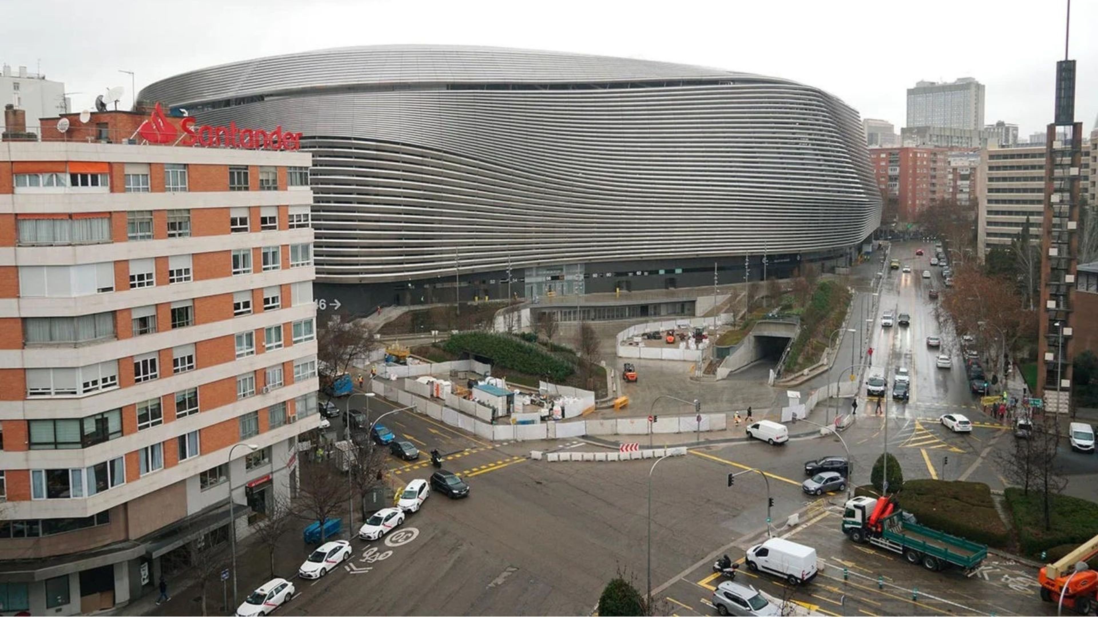 El Estadio Santiago Bernabéu durante las recientes obras.