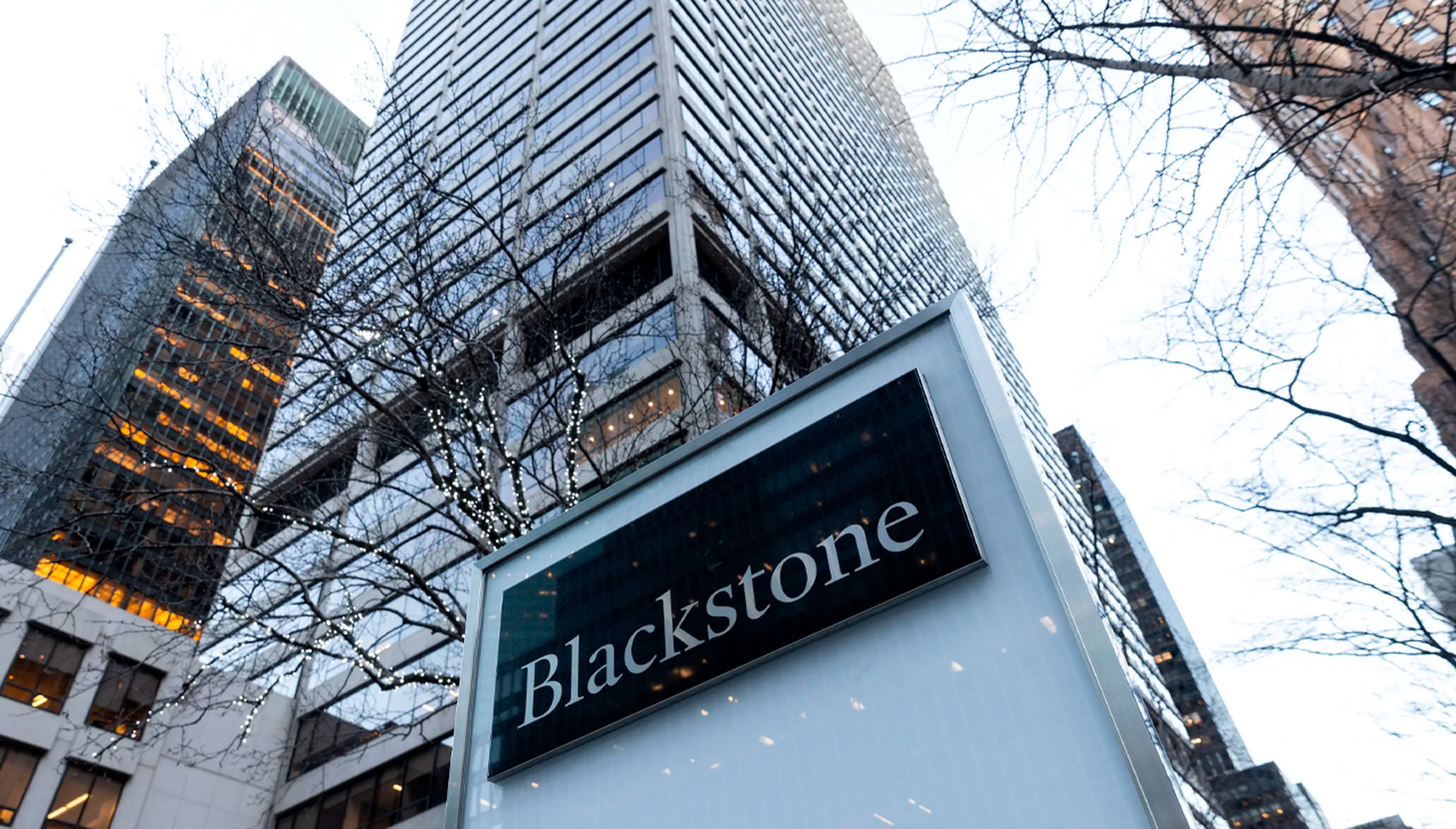 Los inversores del fondo inmobiliario de Blackstone quisieron retirar su dinero en masa: más de 15.000 millones de dólares hasta la fecha.