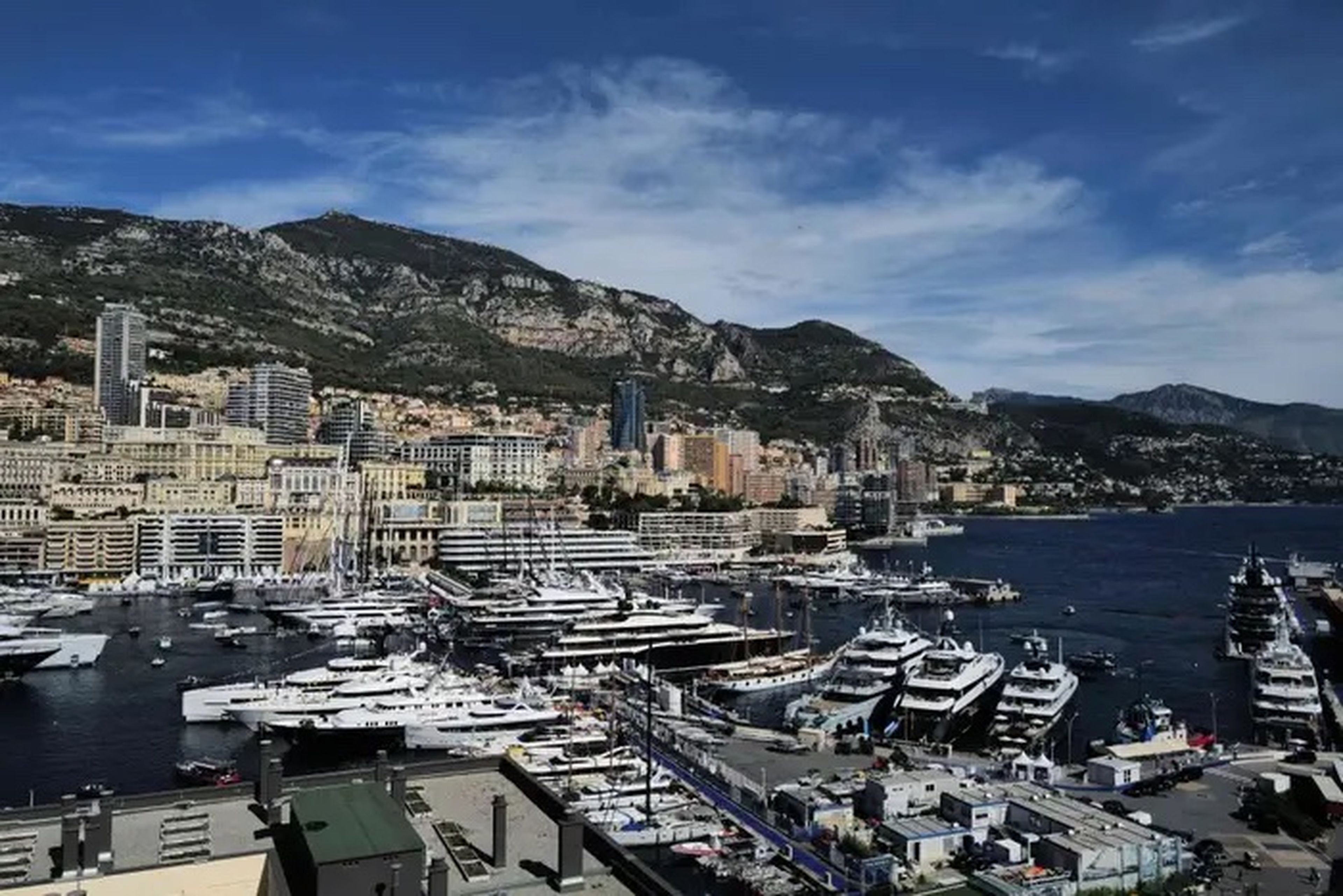 El Monaco Yacht Show muestra algunos de los superyates más grandes y caros.