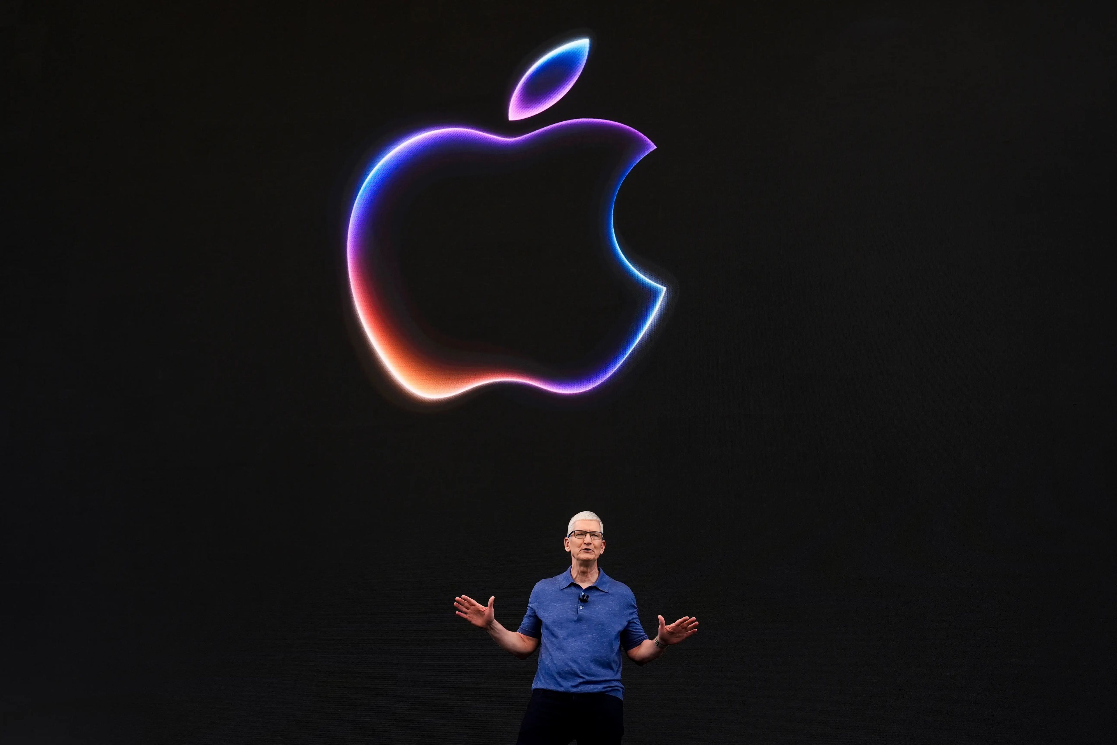 Tim Cook, CEO de Apple, ha presentado un montón de nuevos servicios impulsados por la IA.