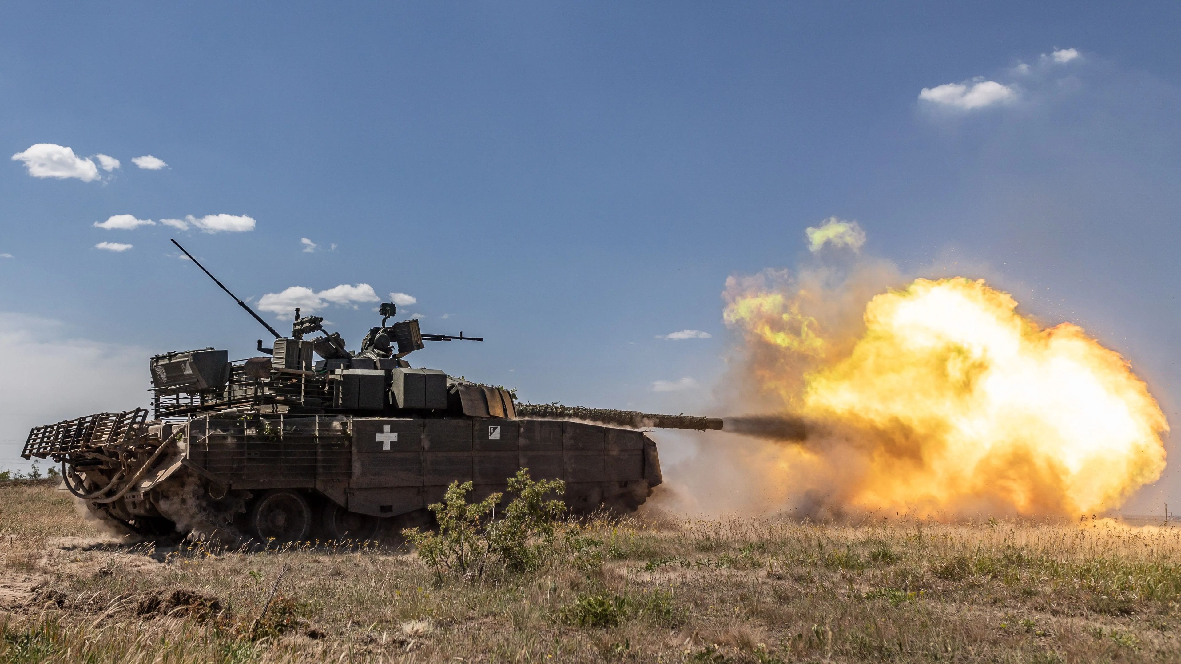 Ucrania está inmersa cada vez más en un conflicto de desgaste contra Rusia, que puede construir más tanques y desplegar más tropas.