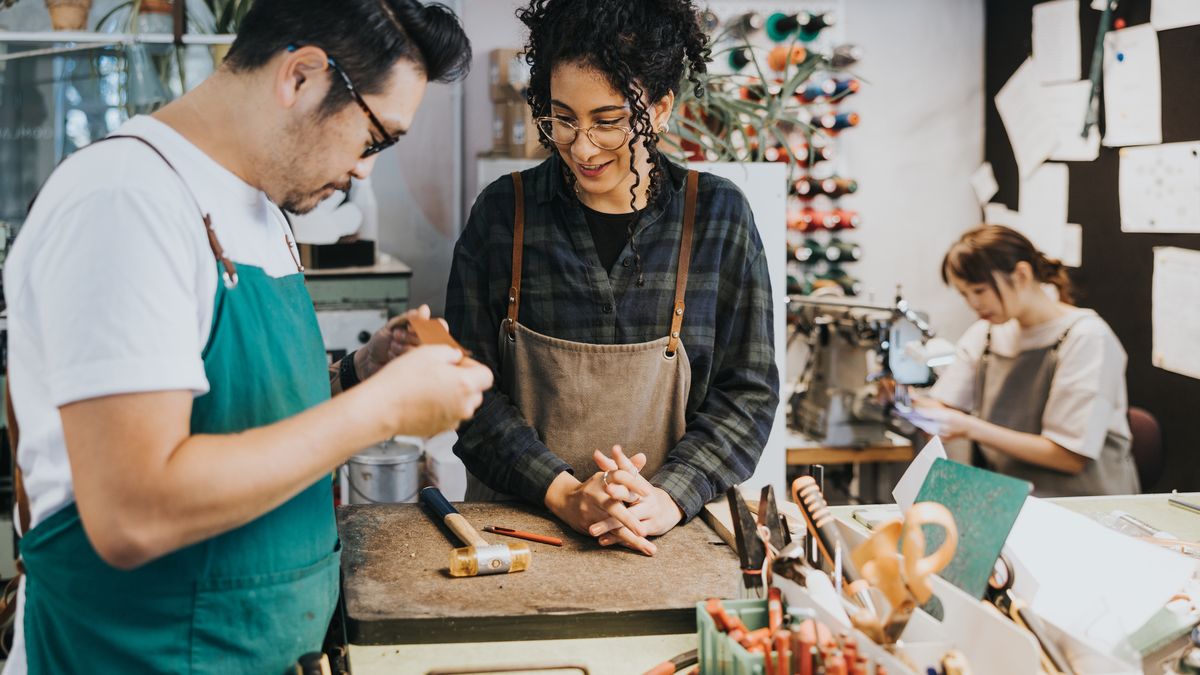 ¿Cuántos trabajadores puede tener un autónomo? Este es el límite