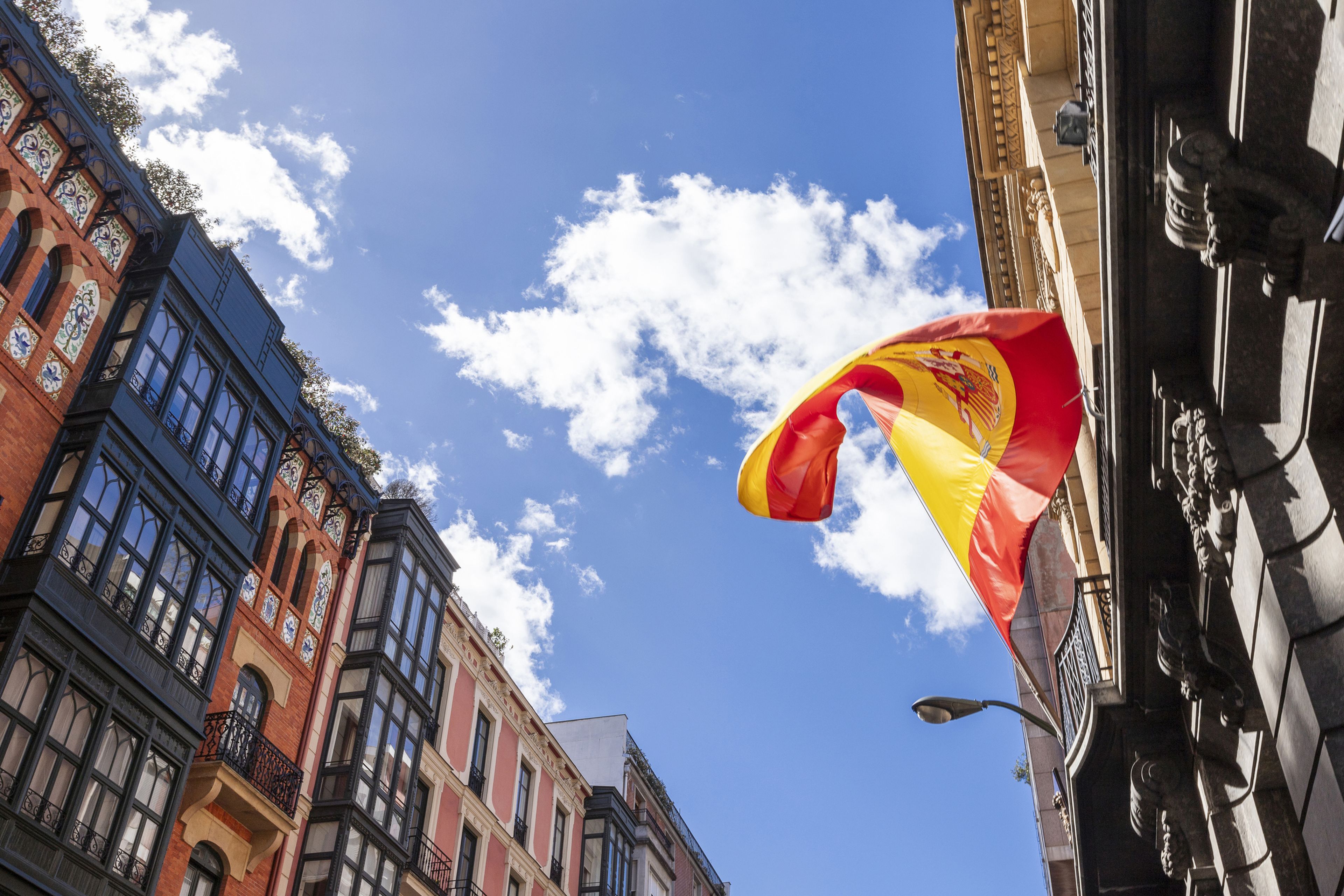 Bandera de España en edificios