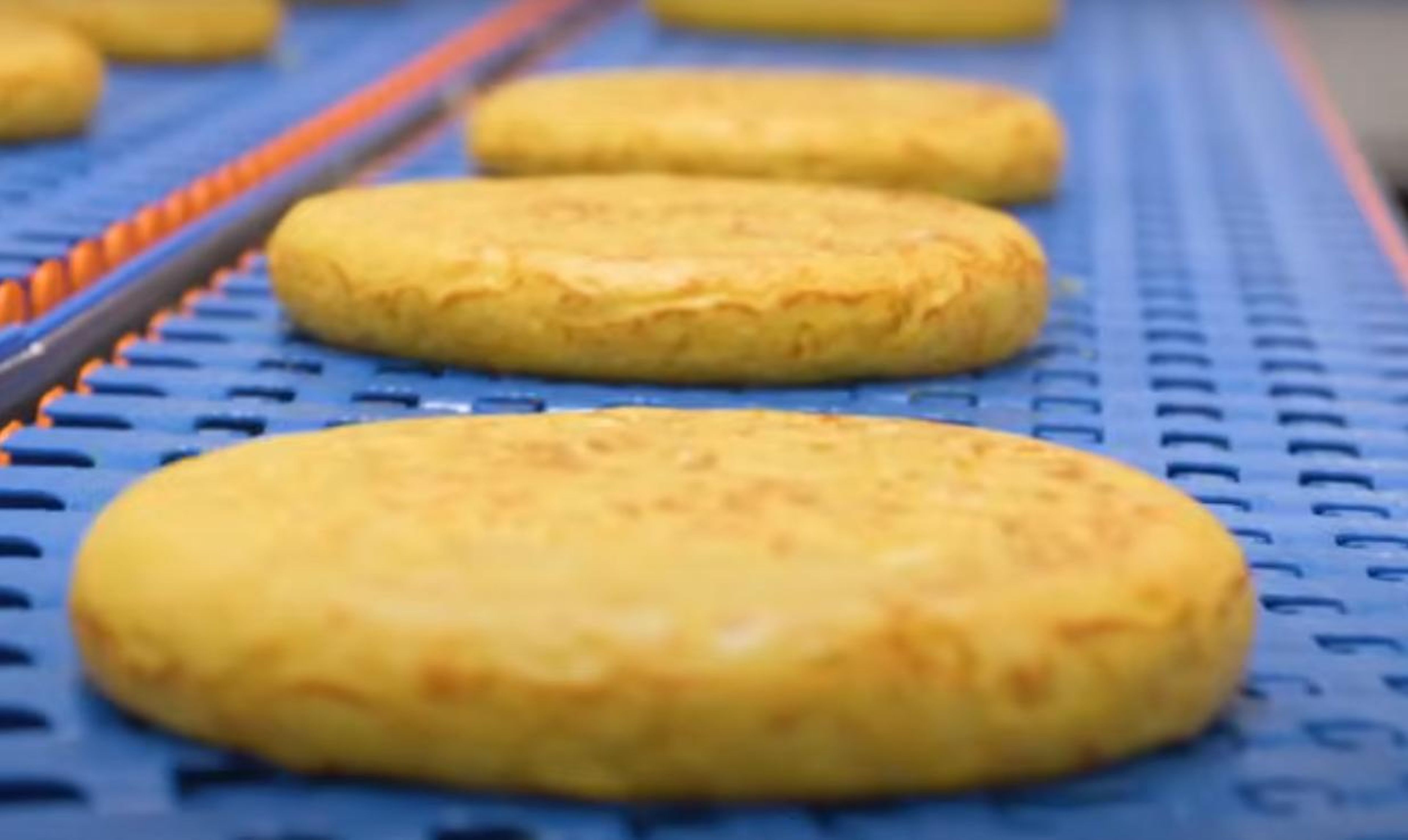 Cómo se elabora la tortilla de patata de Mercadona