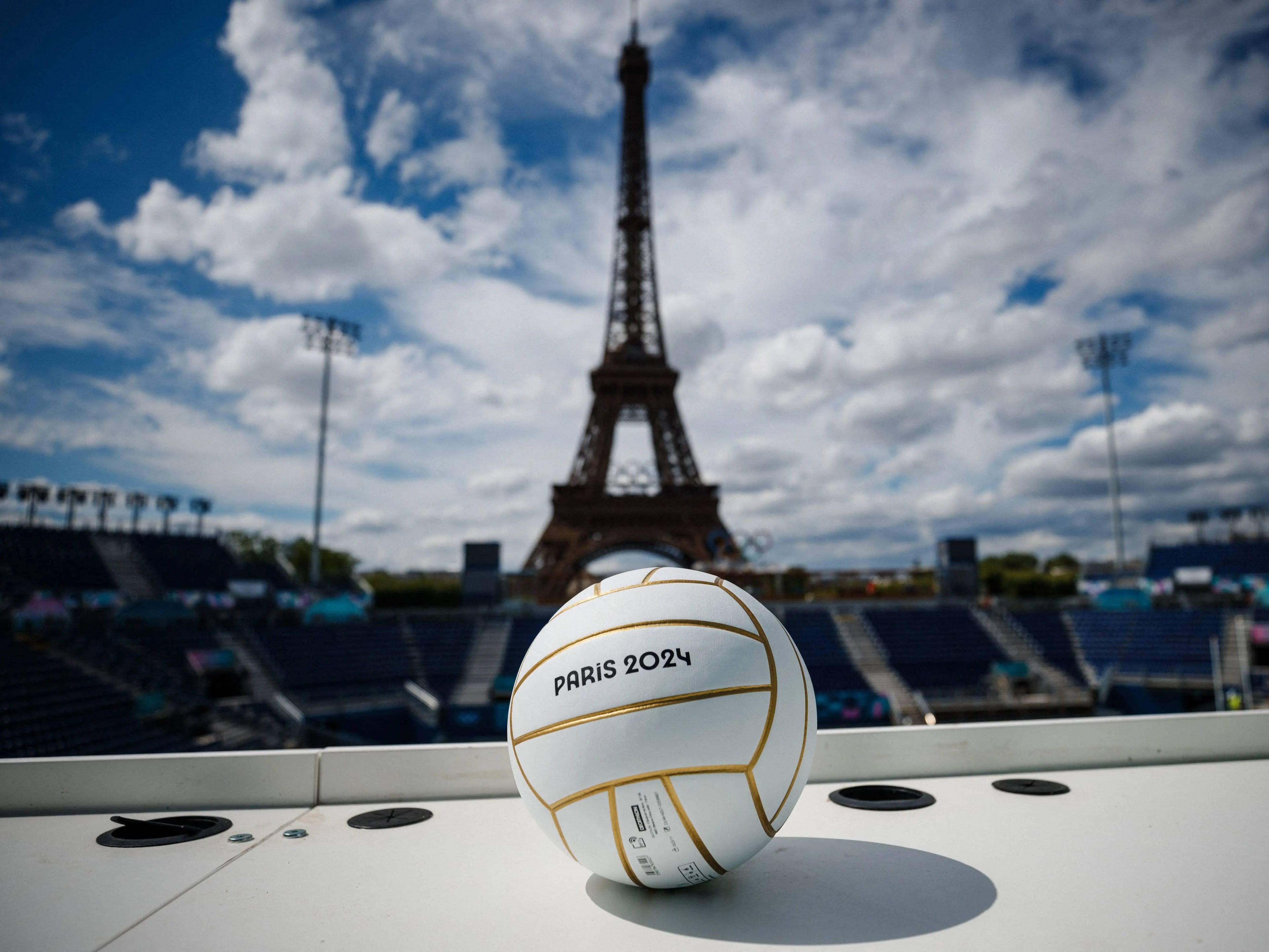 El estadio de la Torre Eiffel en el Campo de Marte de París.