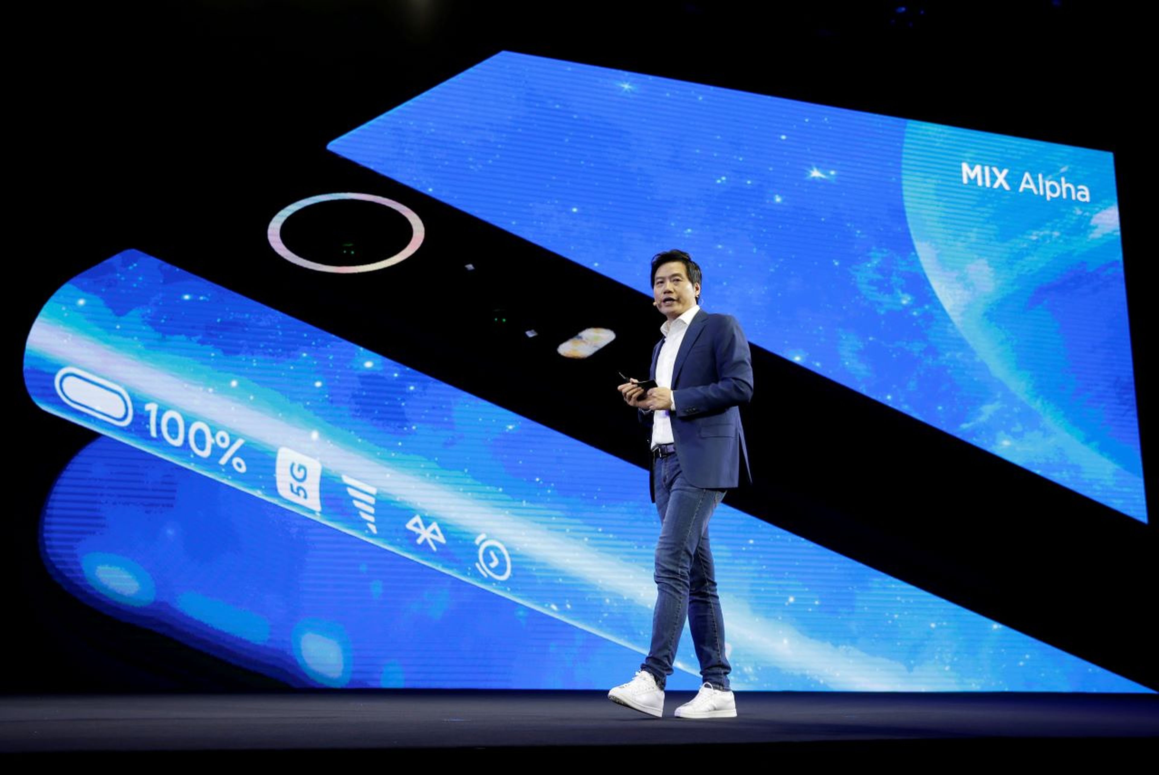La fábrica china robotizada al 100% de Xiaomi que produce un móvil por segundo