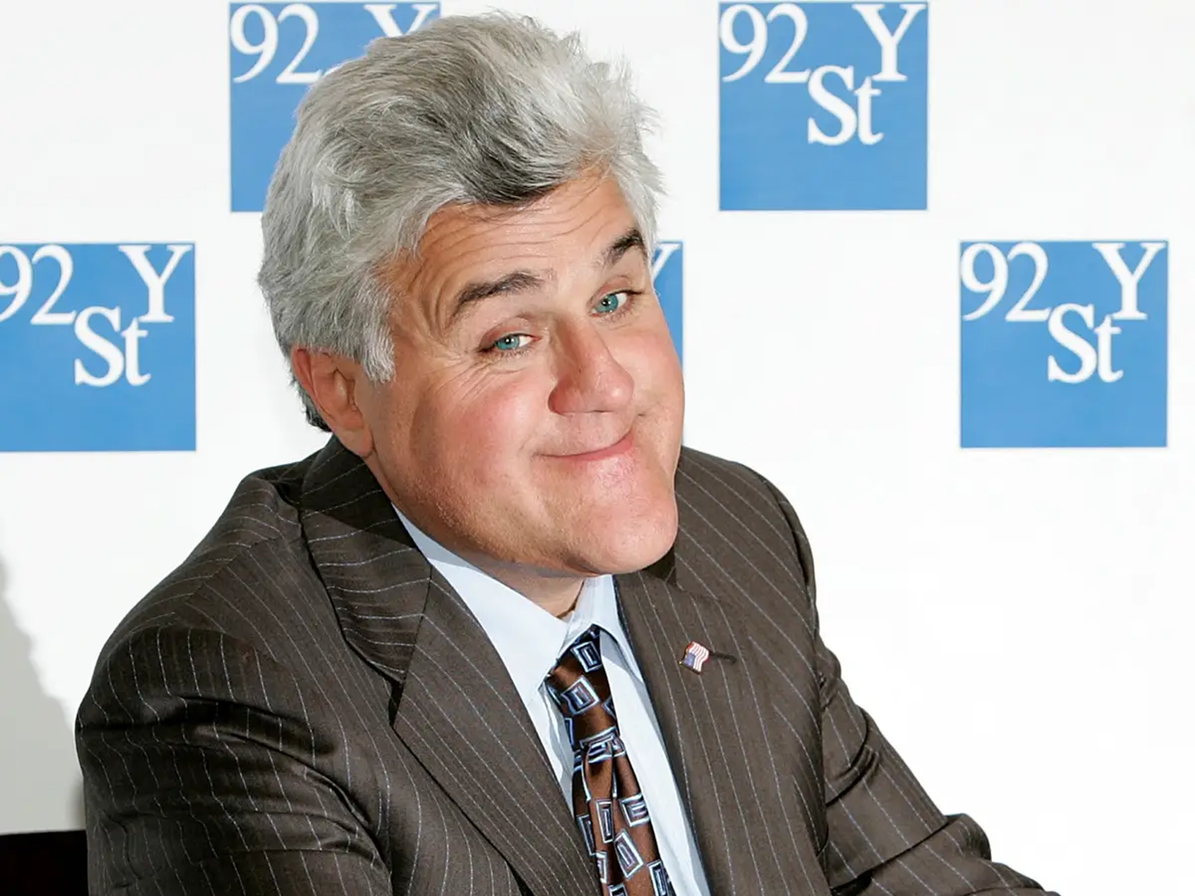 Jay Leno trabajó en McDonald's durante dos años. 