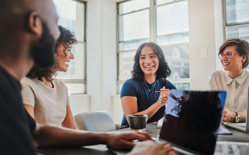 Qué significa la felicidad en el trabajo y qué puedes hacer para lograrla