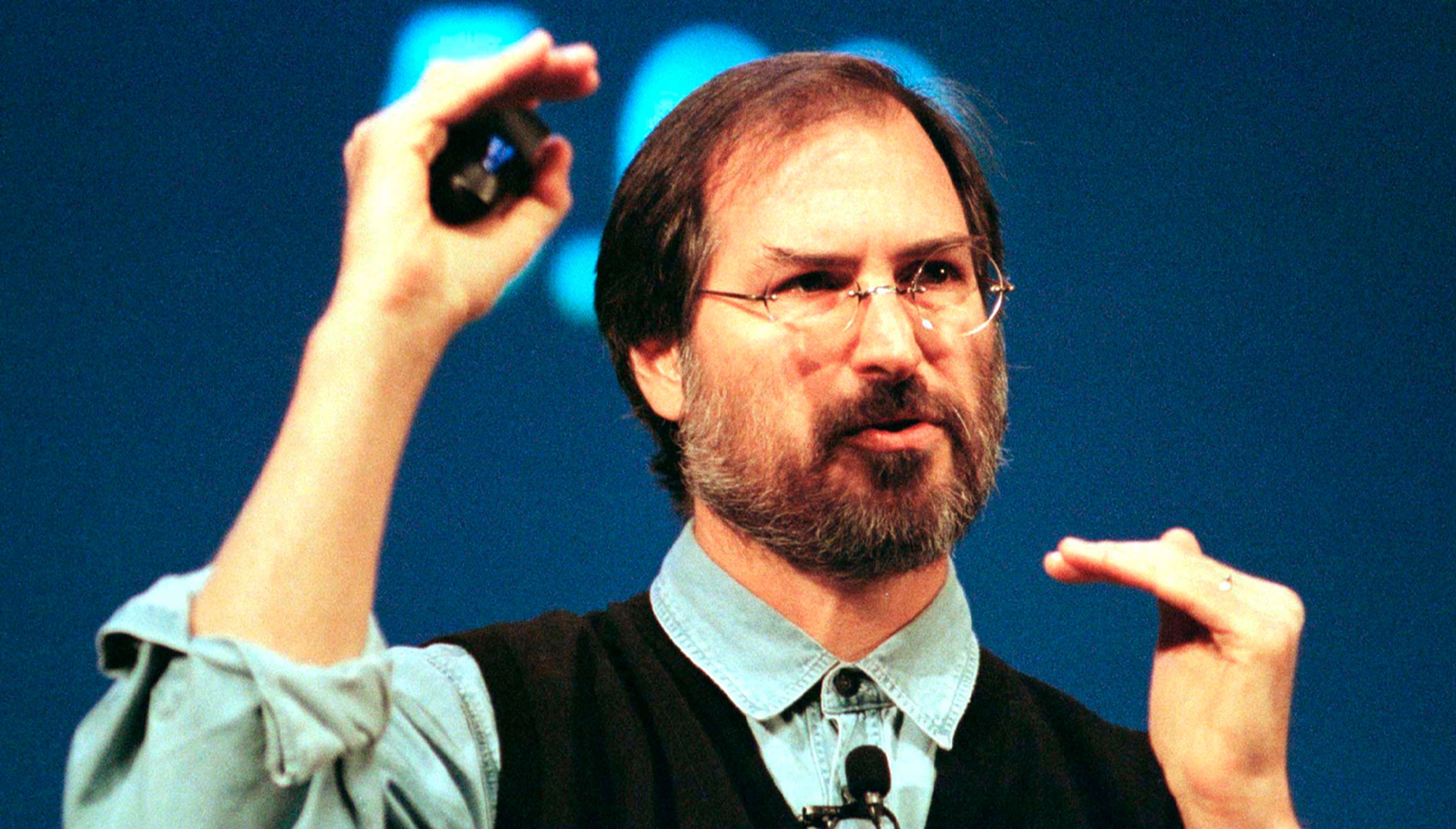 Jobs dio una conferencia como invitado en Stanford a la que asistió Powell Jobs.