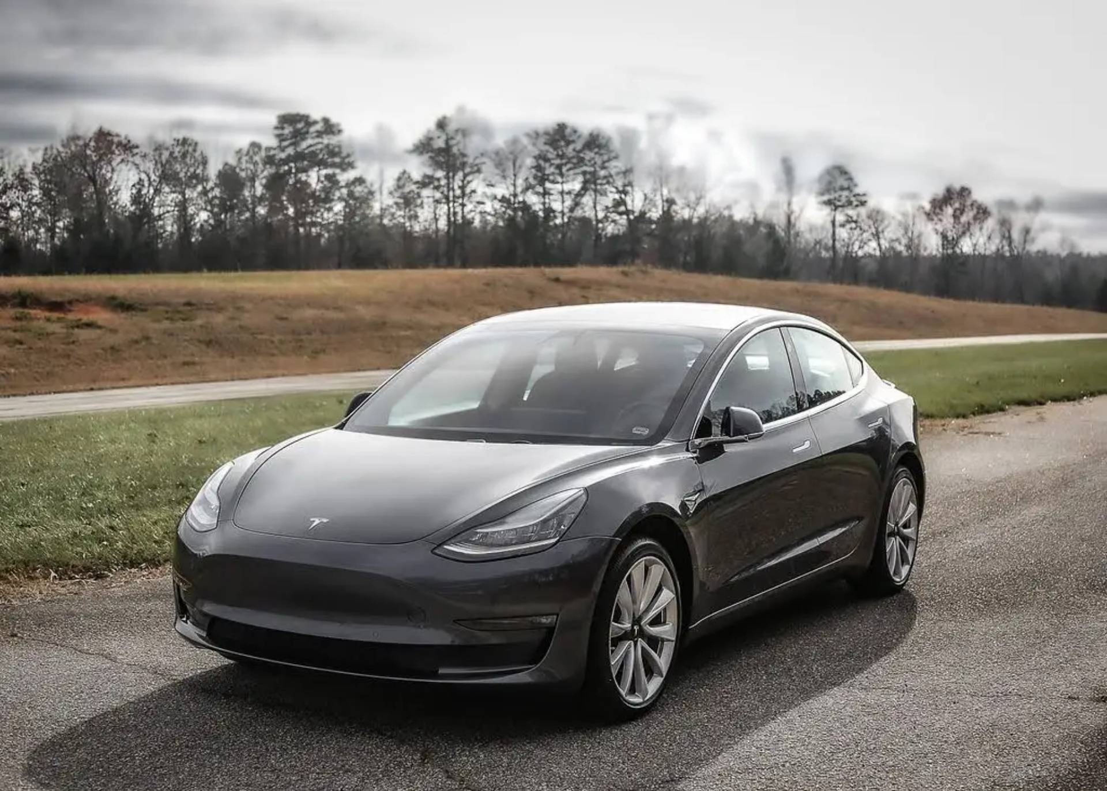 Tesla puso a la venta el Model 3 en 2017.