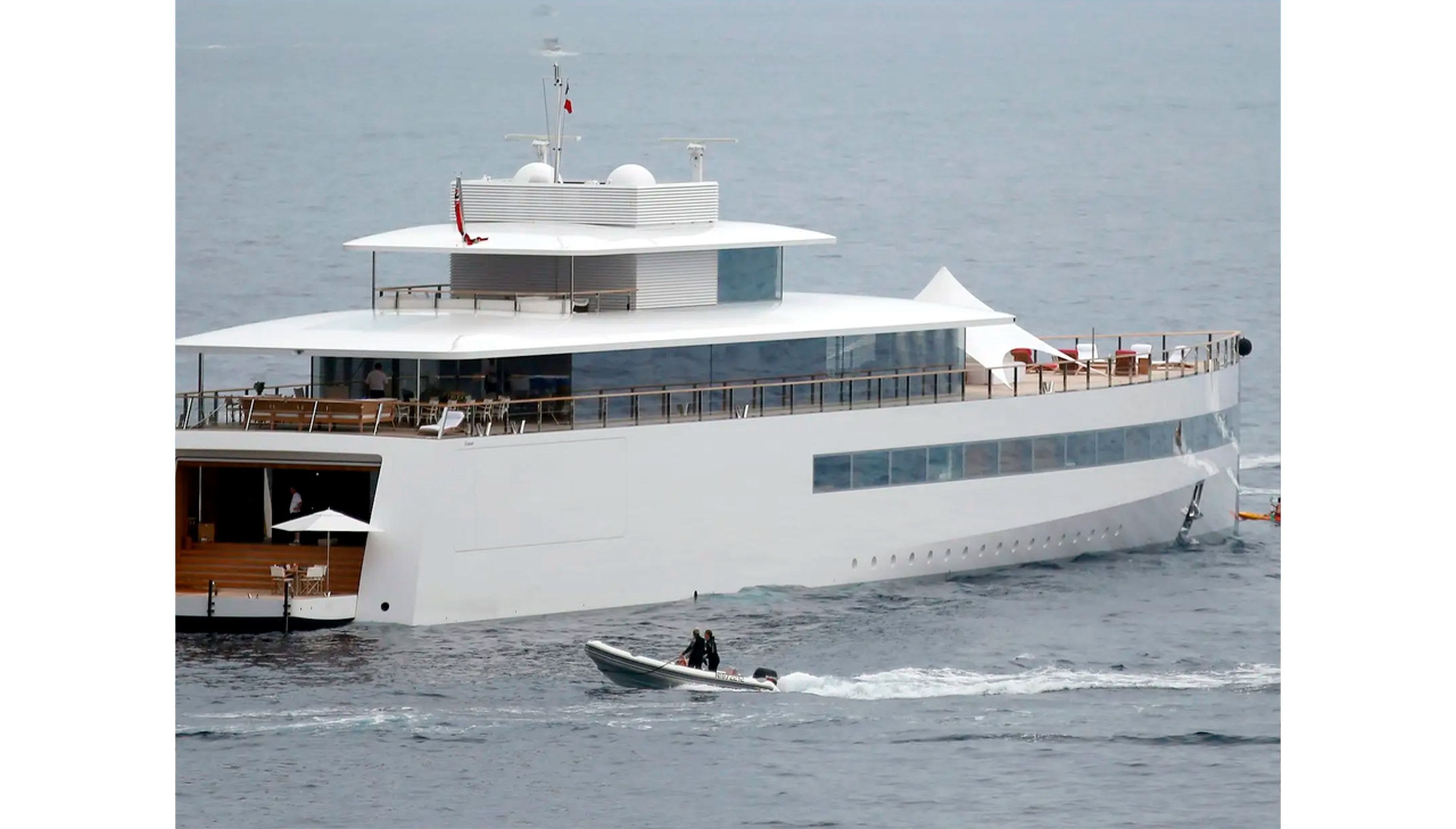 El Venus amarrado en 2013 en la Costa Azul (Riviera Francesa).