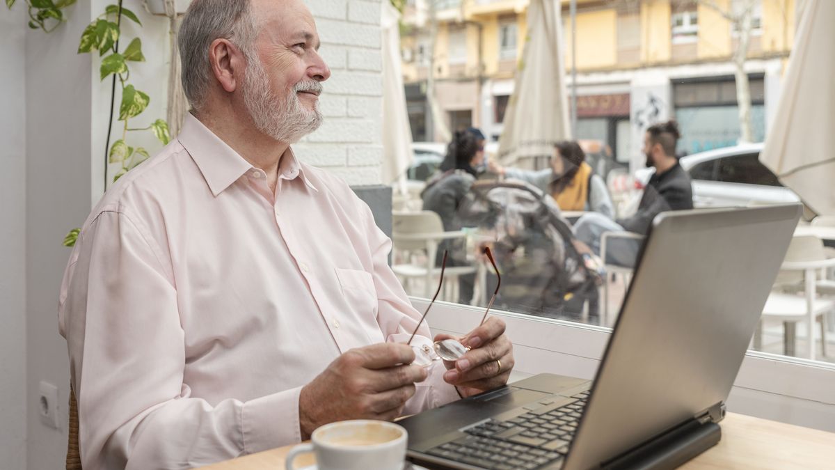 ¿Cuánto me queda de pensión si tengo 35 años cotizados y cuánto se cobra en 2024?