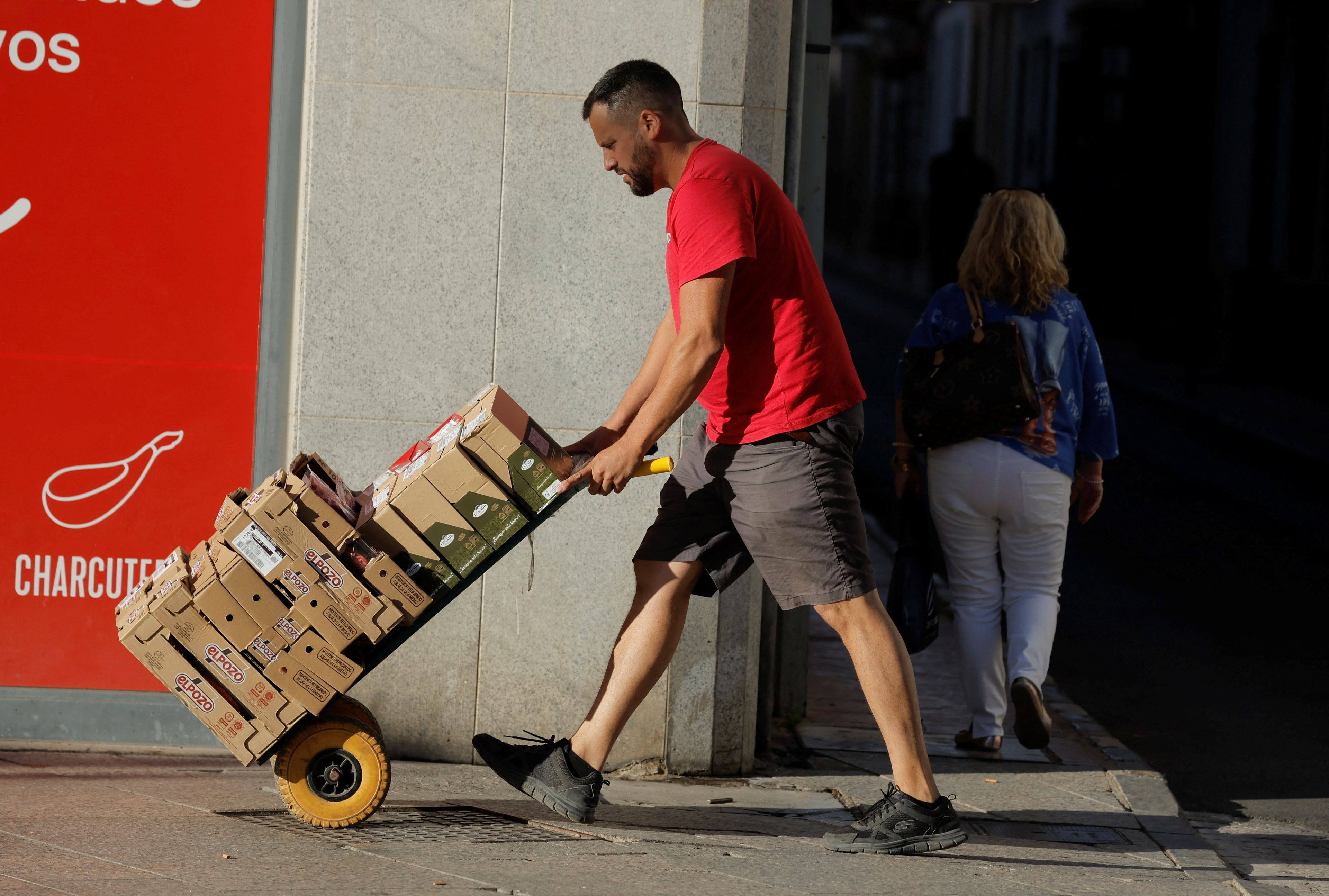 Trabajador de supermercado. 