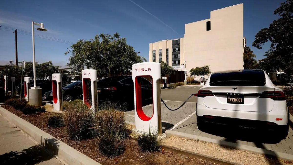 El coste de sustitución de las baterías de Tesla es elevado, pero los precios varían según el modelo