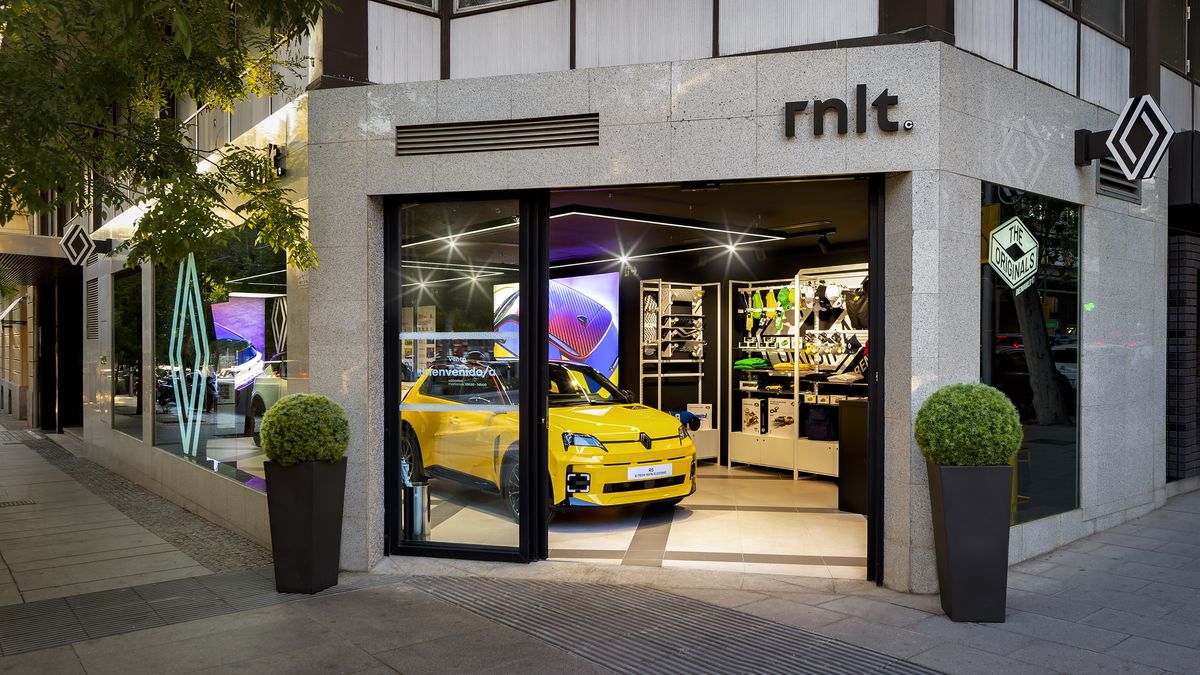 RNLT, el nuevo concepto de Renault donde comprar coches y merchandising en plena Milla de Oro