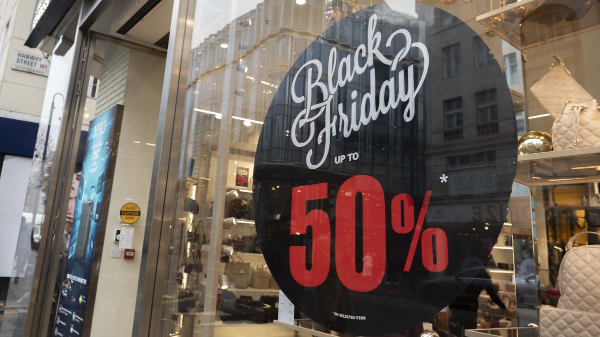 Aluvión de ofertas de empleo para el Black Friday: cómo buscarlas e inscribirse