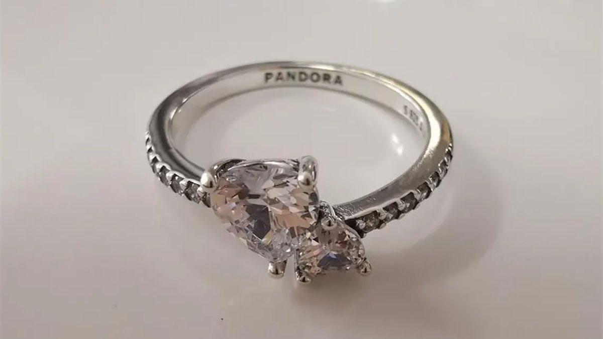 Pandora liquida en Amazon uno de sus anillos más vendidos, y hay varias tallas