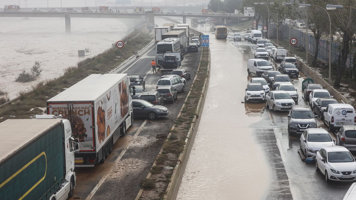 ERTE, fábricas cerradas y trenes suspendidos: los efectos de la DANA en la economía