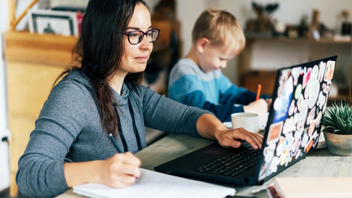 Por qué la era del teletrabajo ha llegado para quedarse, según un experto de Stanford