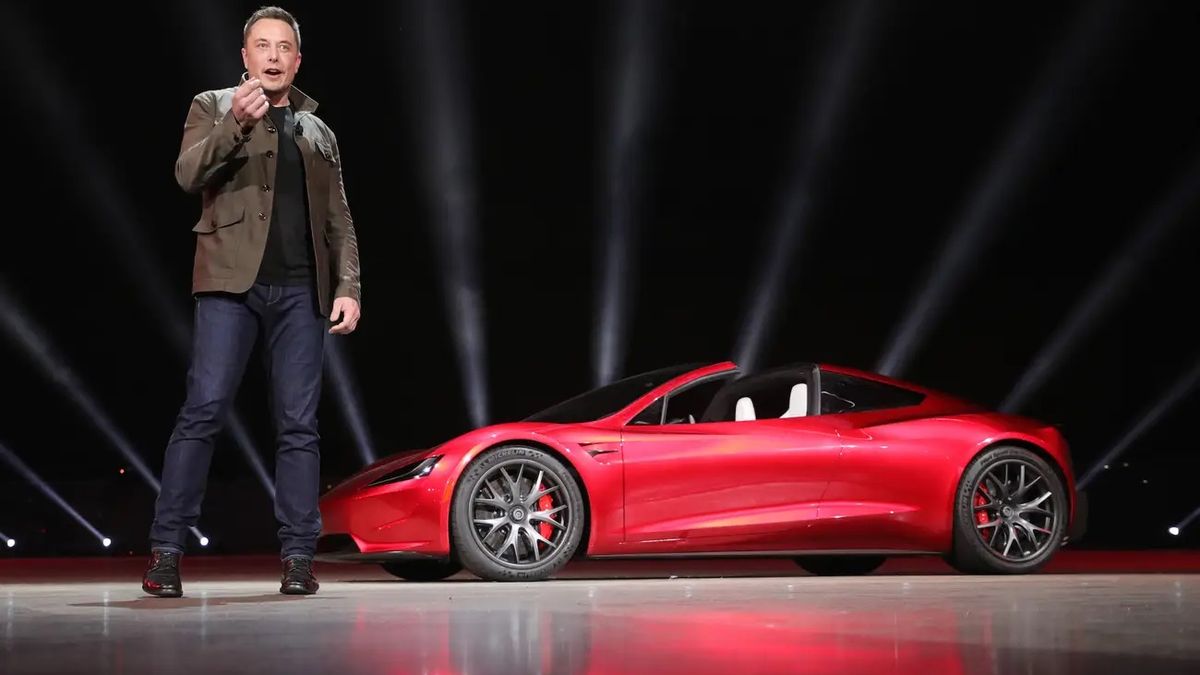 La gente pagó 50.000 dólares para reservar el nuevo Tesla Roadster hace casi 7 años: su fecha de lanzamiento sigue siendo un misterio