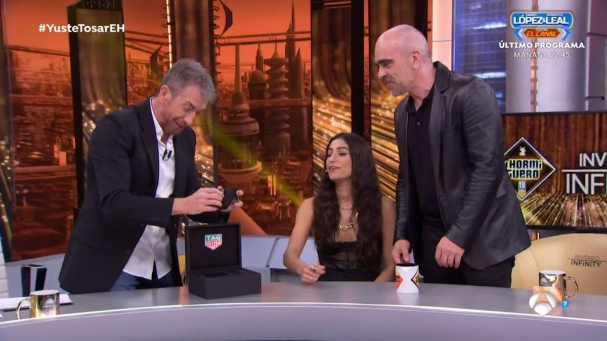 El costoso regalo de Pablo Motos a Luis Tosar en &quot;El Hormiguero&quot;: un reloj de lujo