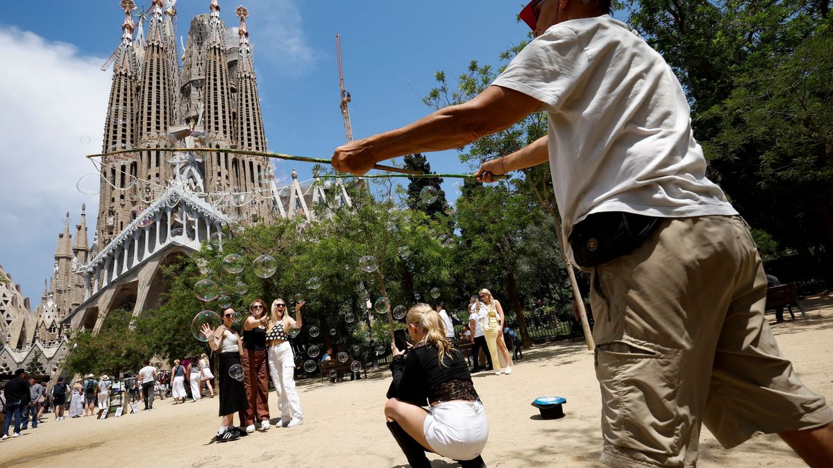 Los extranjeros son los únicos que impulsan las pernoctaciones extrahoteleras, que suben un 1,5% en agosto