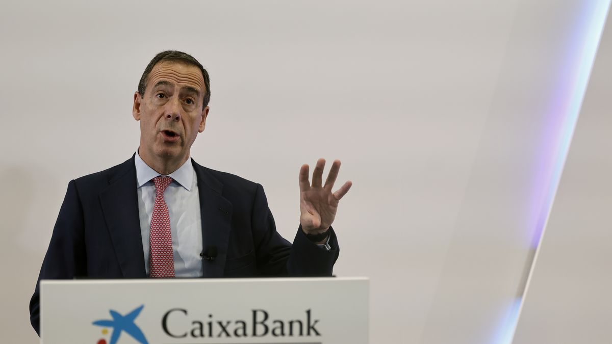 CaixaBank revela su plan a tres años: 800.000 nuevos clientes, crecer sin compras, mantener sucursales y un dividendo constante