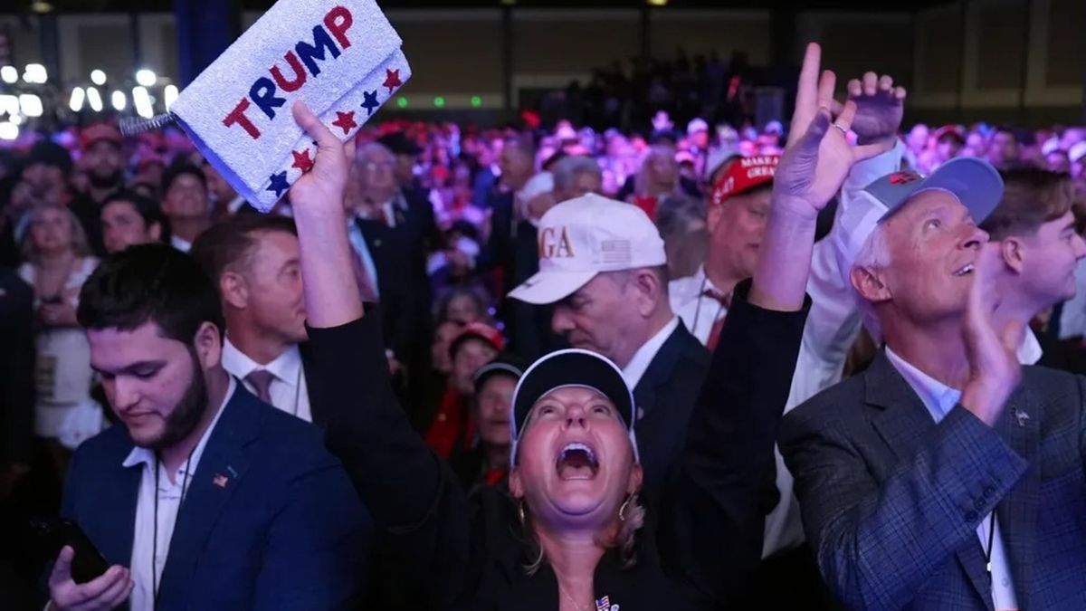 Elecciones en EEUU: las fotos de las fiestas electorales que muestran el mundo de Trump y Kamala Harris