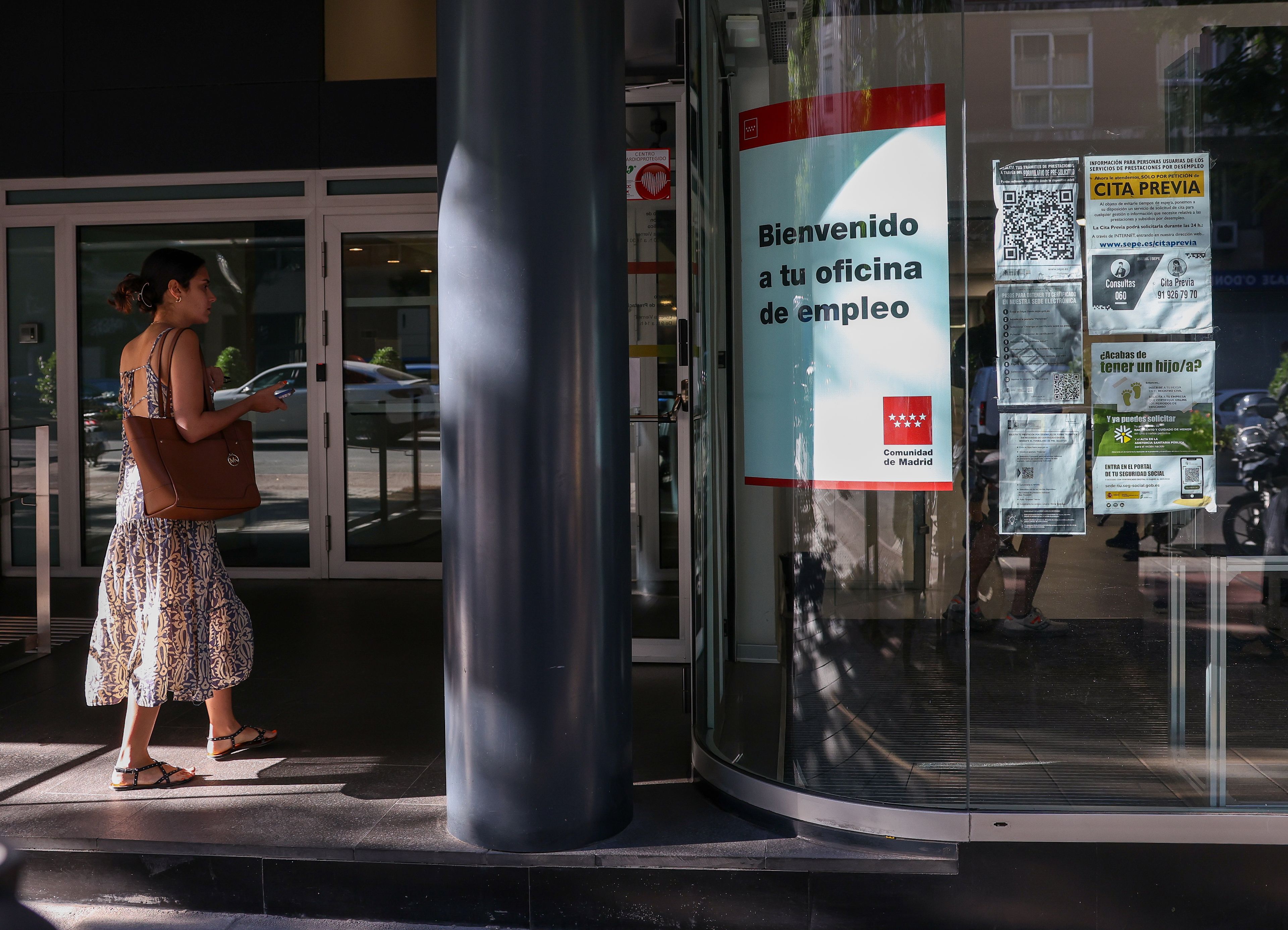 Entrada de oficina de empleo.