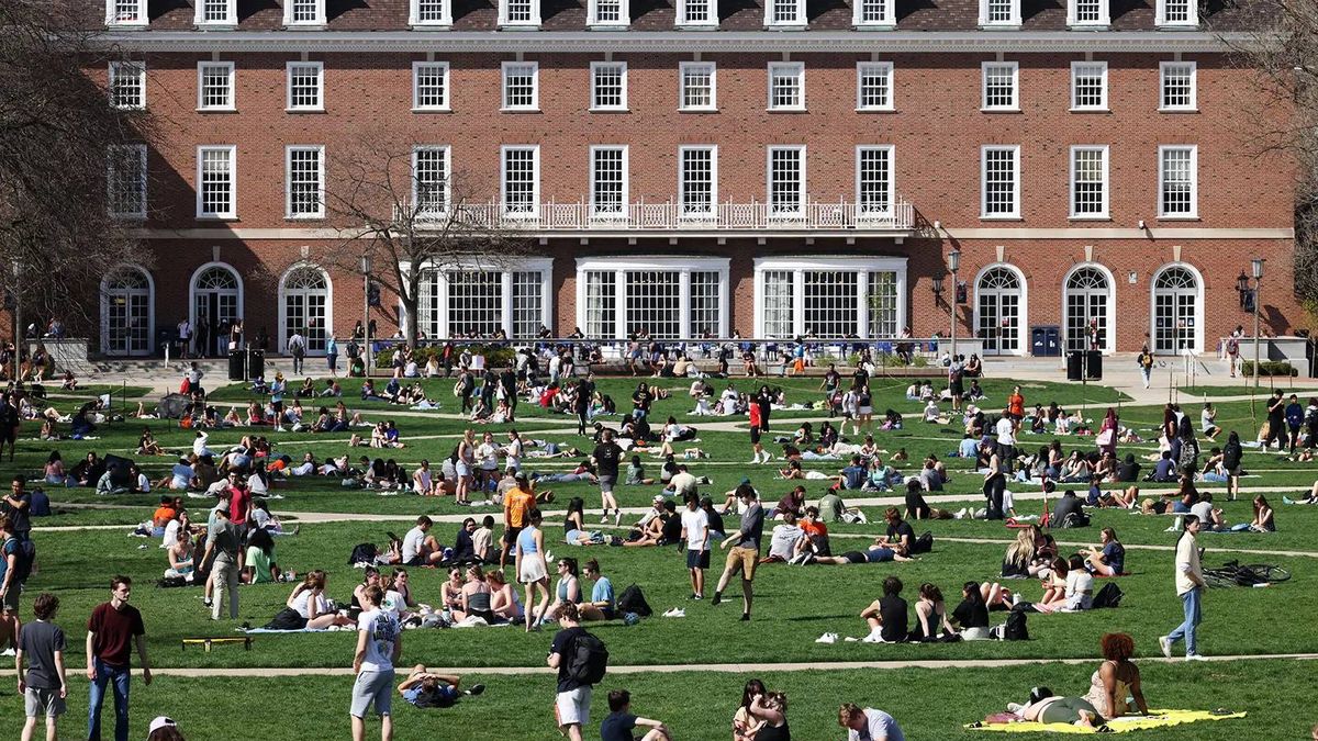 Estudia en LinkedIn a quien admiras para tener éxito: el consejo de un asesor de Harvard