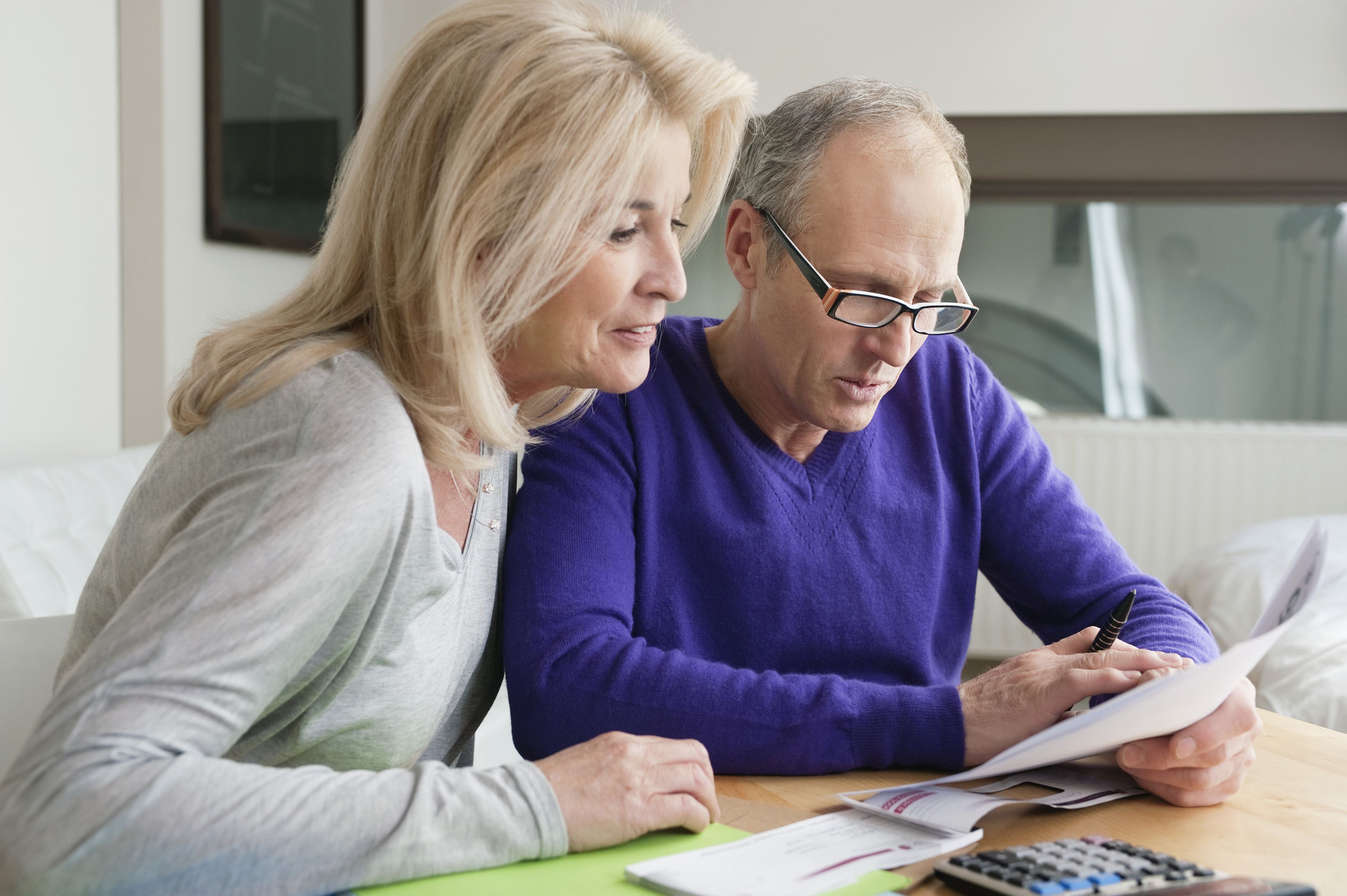 FACUA avisa: lo que no puede hacer tu banco si te llevas tu plan de pensiones