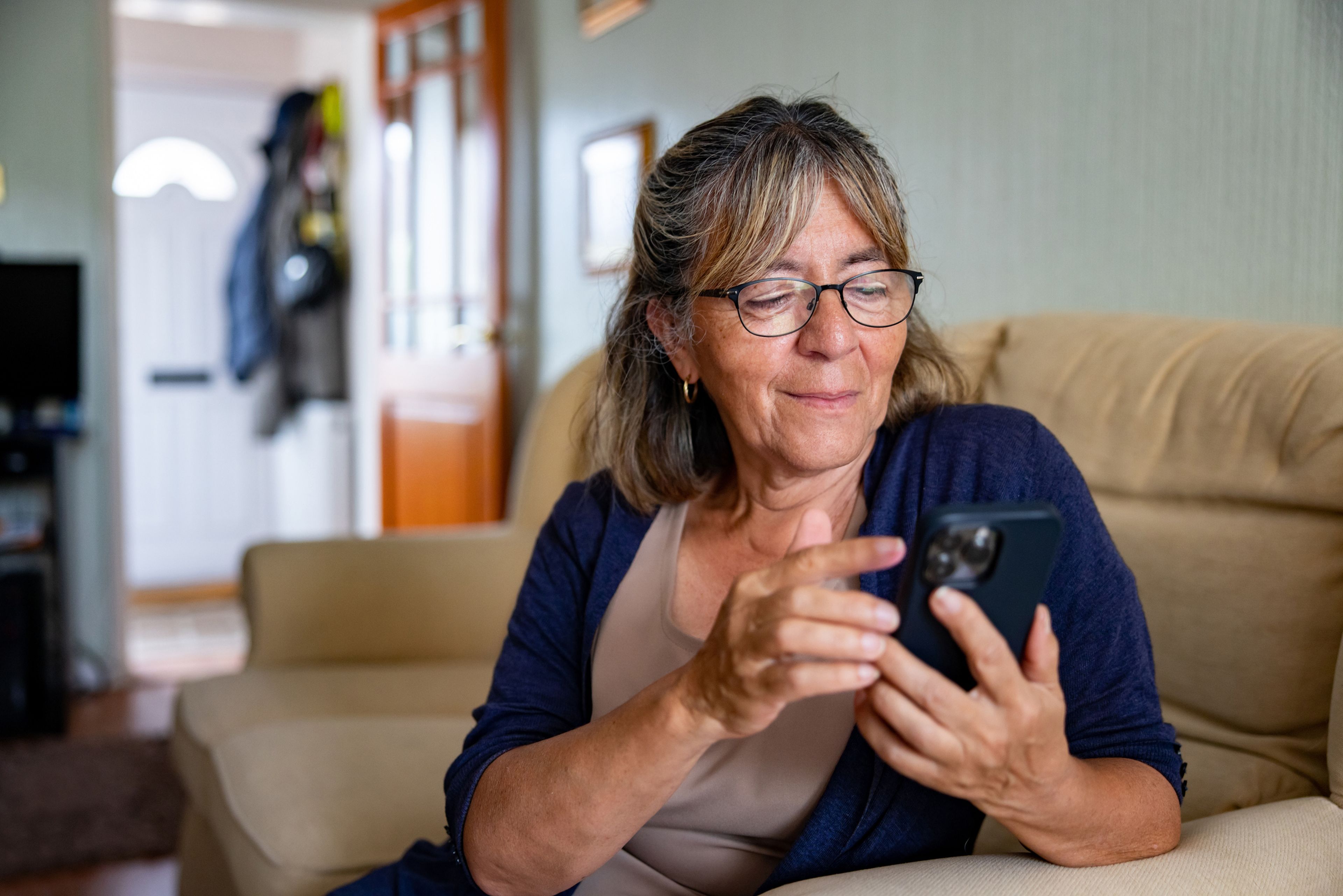 Cuidado con lo que haces y muestras en redes: una mujer con pensión de incapacidad de 2.700 euros tiene que devolver 24.000