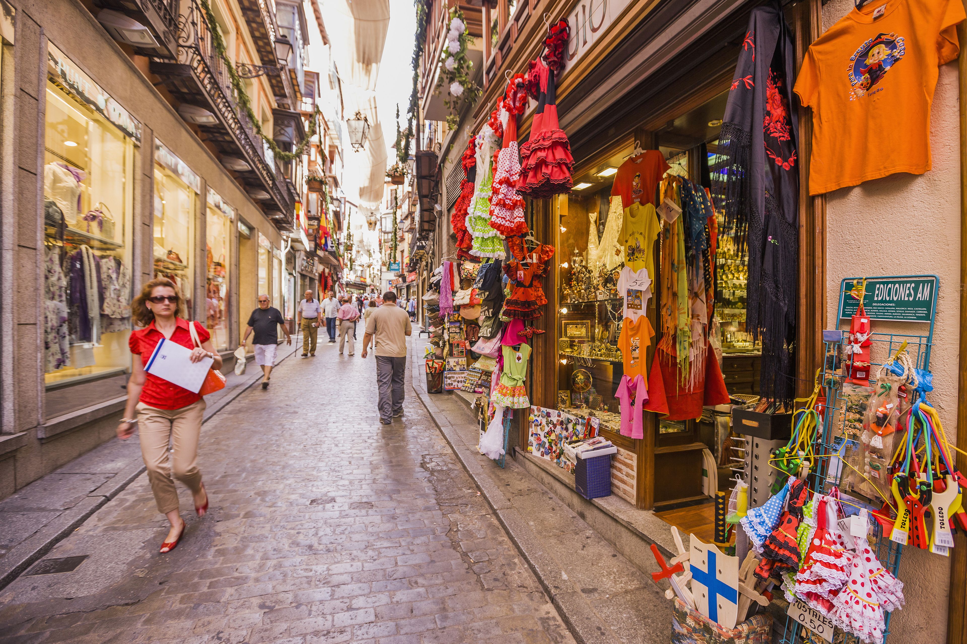 Toledo da la bienvenida a los turistas, pero con límites: así quiere combatir el turismo masivo