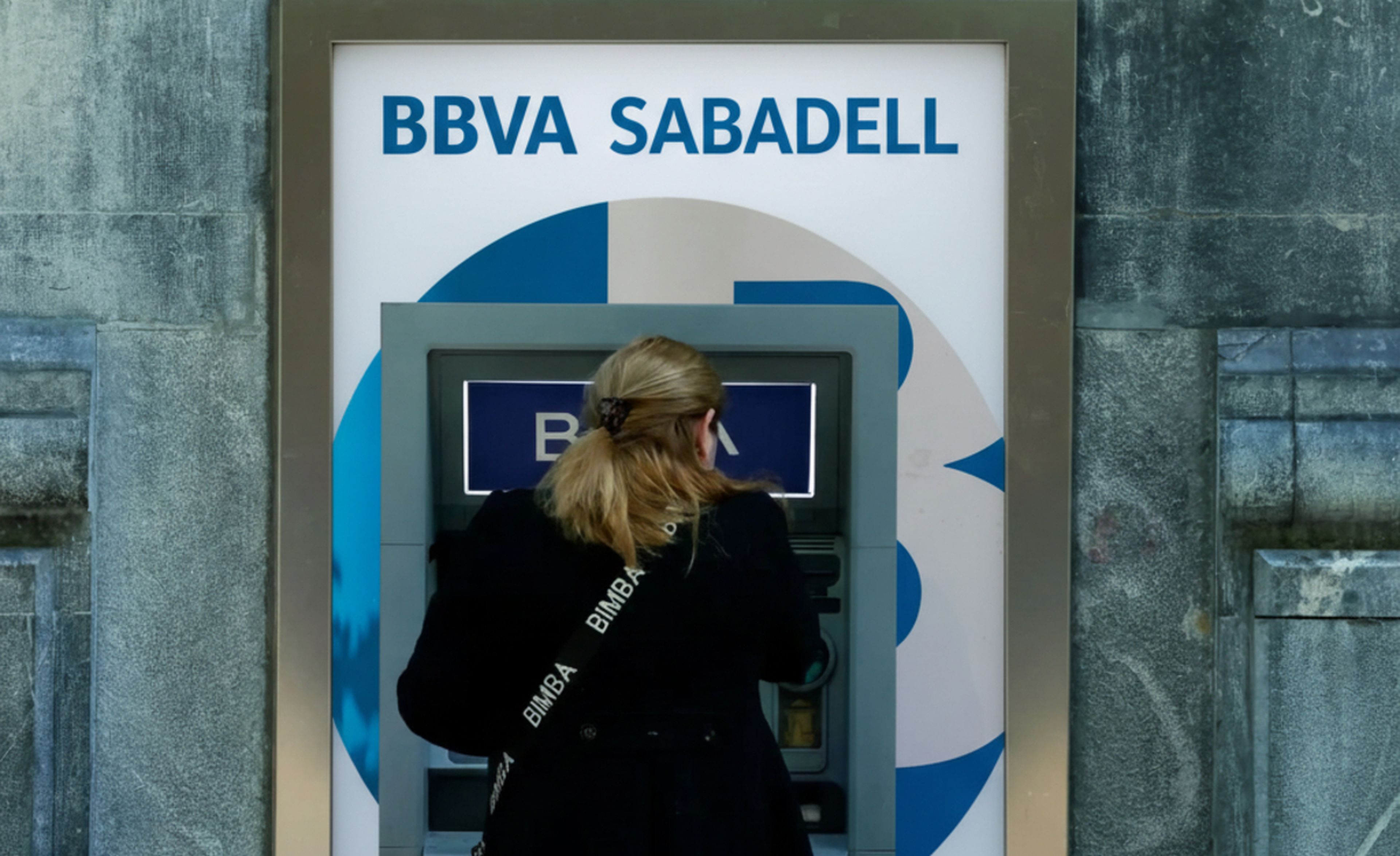 El canje de la opa de BBVA reduce el espacio de Sabadell en la fusión.