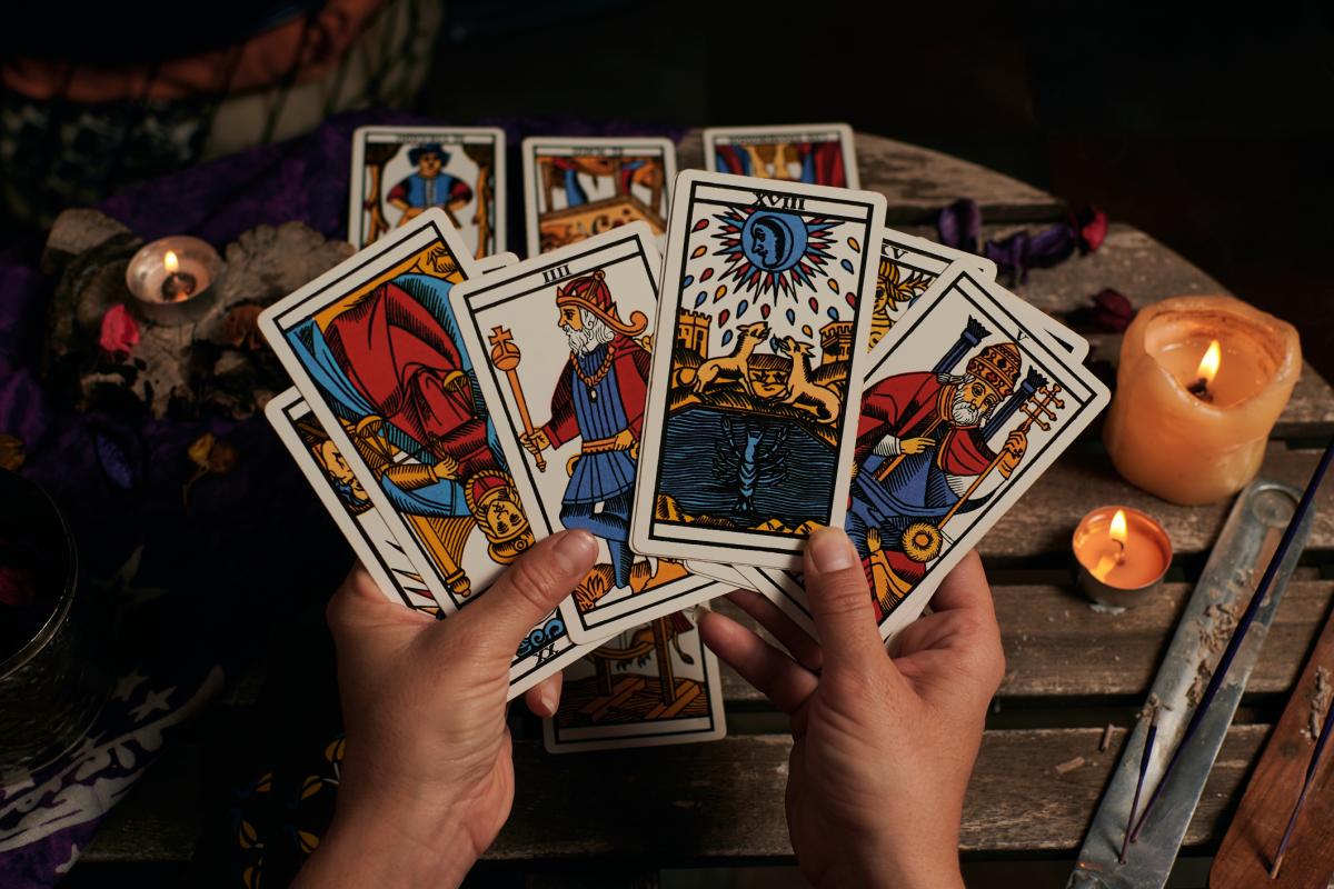 Tarot readers dominate YouTube ‘streamers’: 150,000 euros a year with the ‘suerchats’