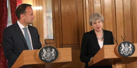 Taoiseach irlandés, Leo Varadkar, y Primera Ministra Británica, Theresa May.